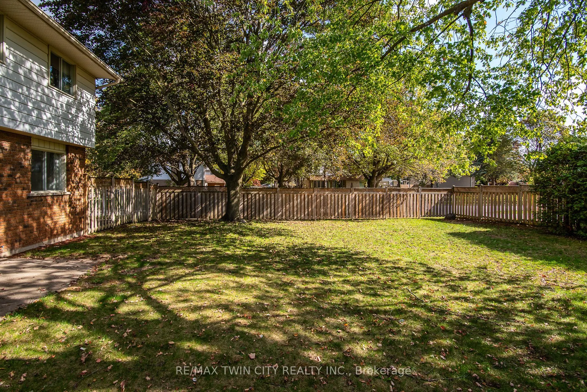 389 Dunvegan Drive