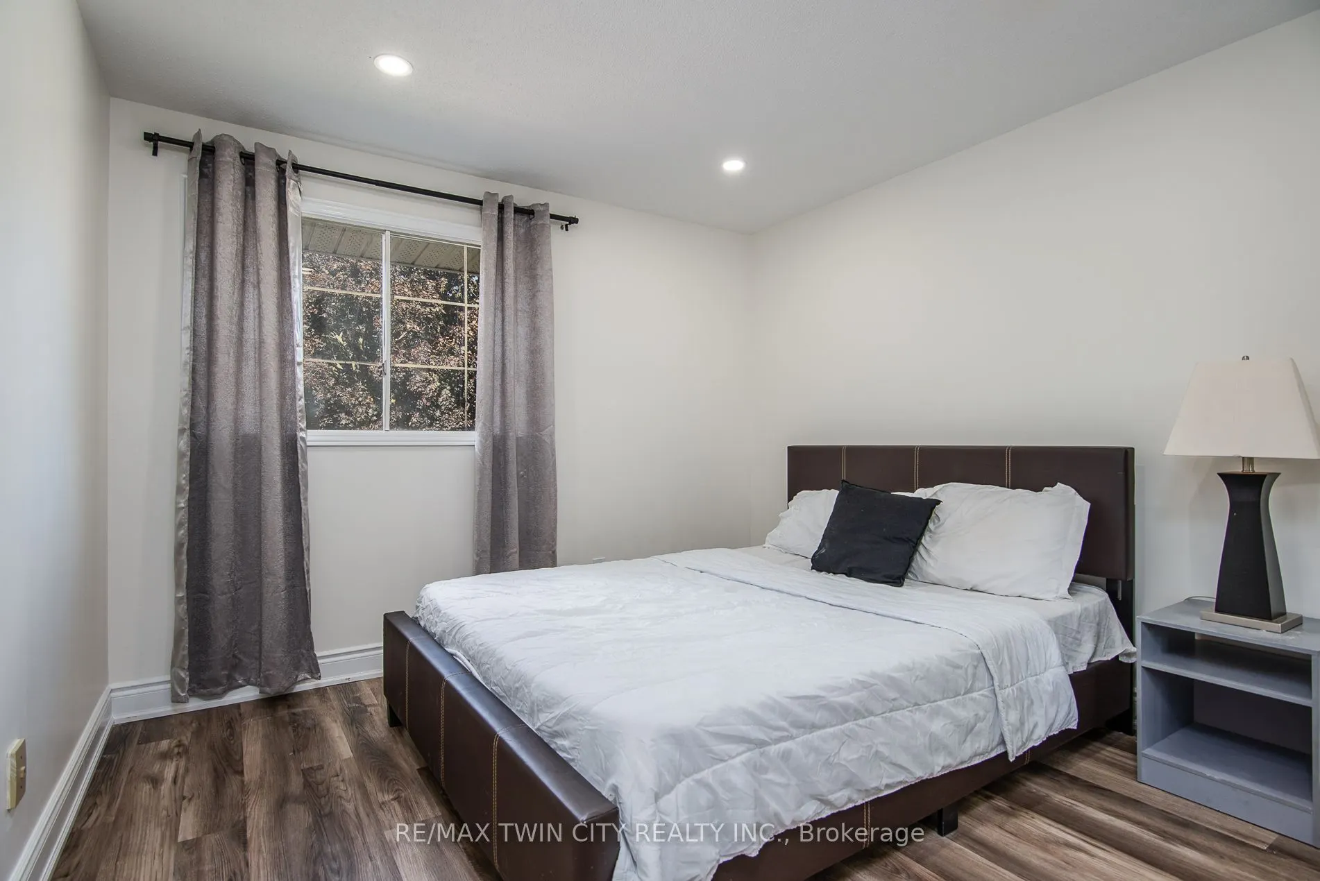 389 Dunvegan Drive
