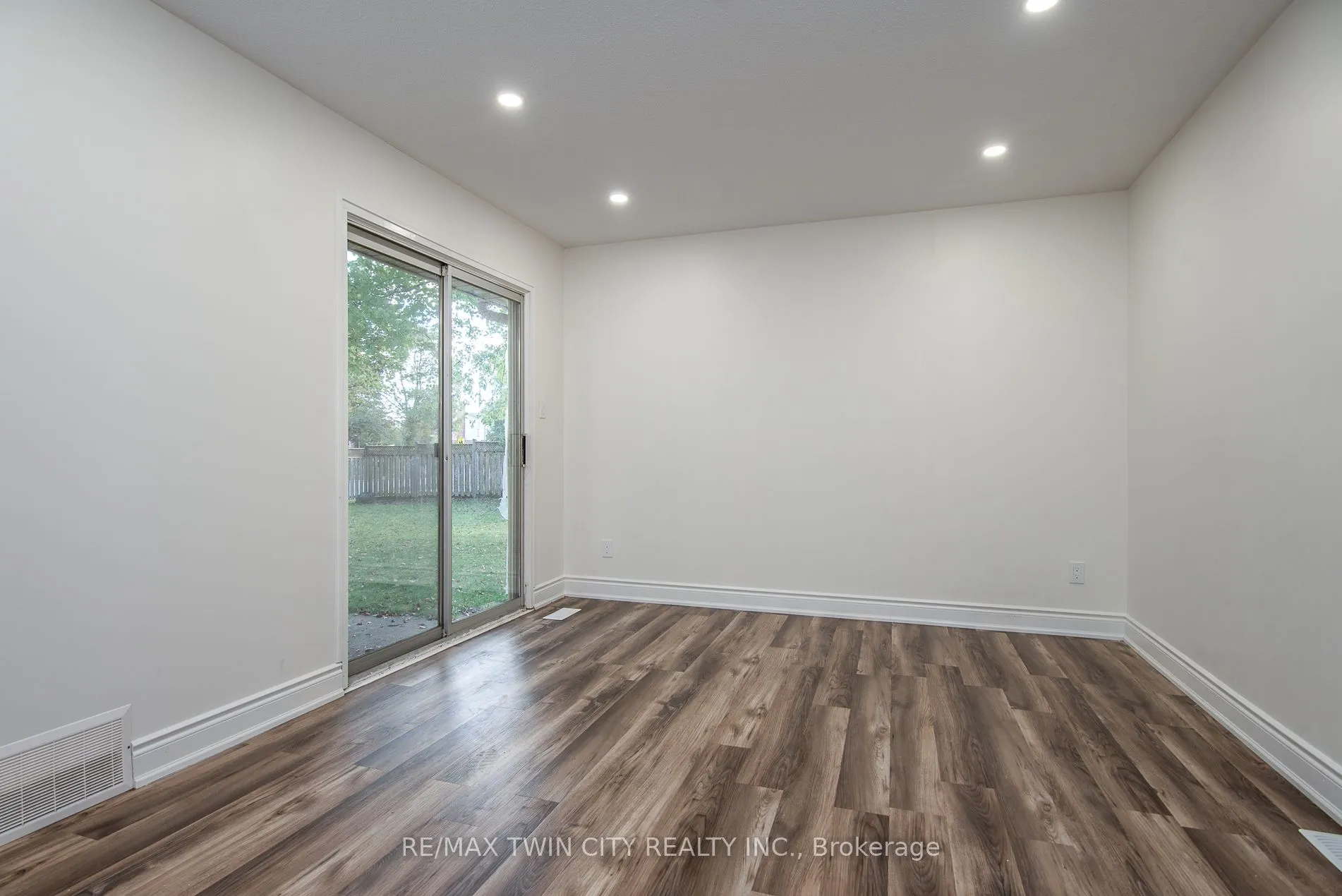 389 Dunvegan Drive