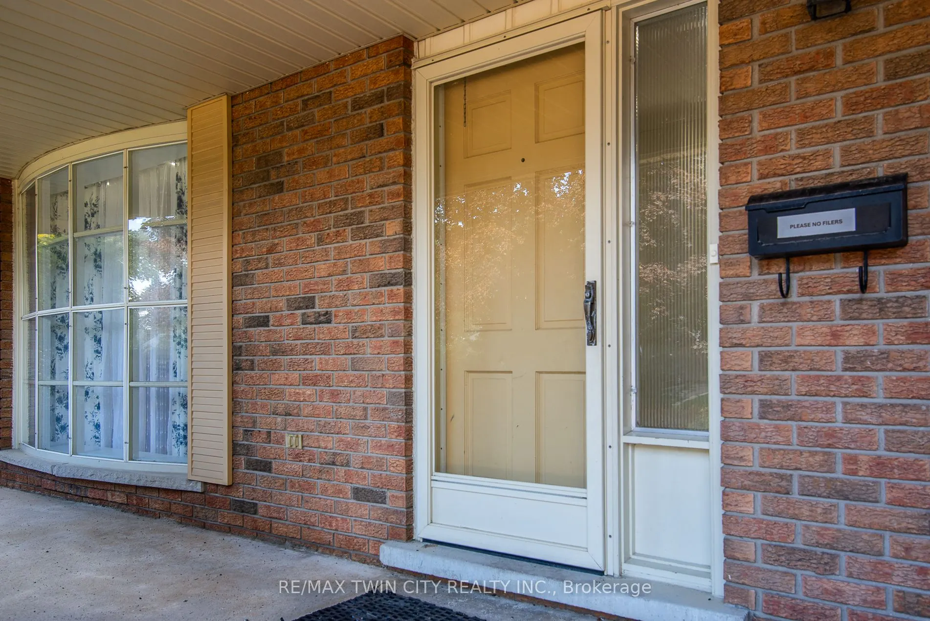 389 Dunvegan Drive