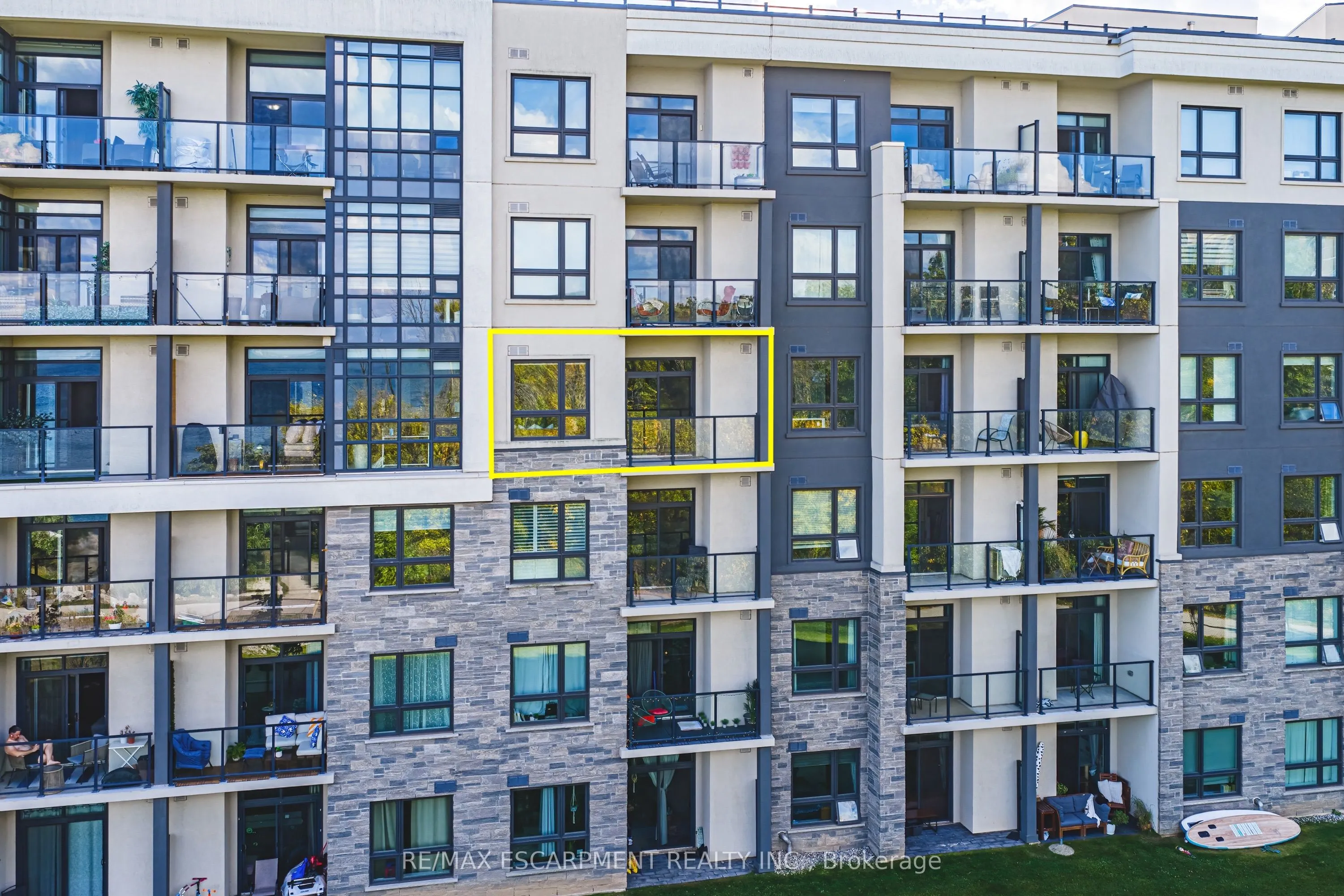 125 Shoreview Place, #428