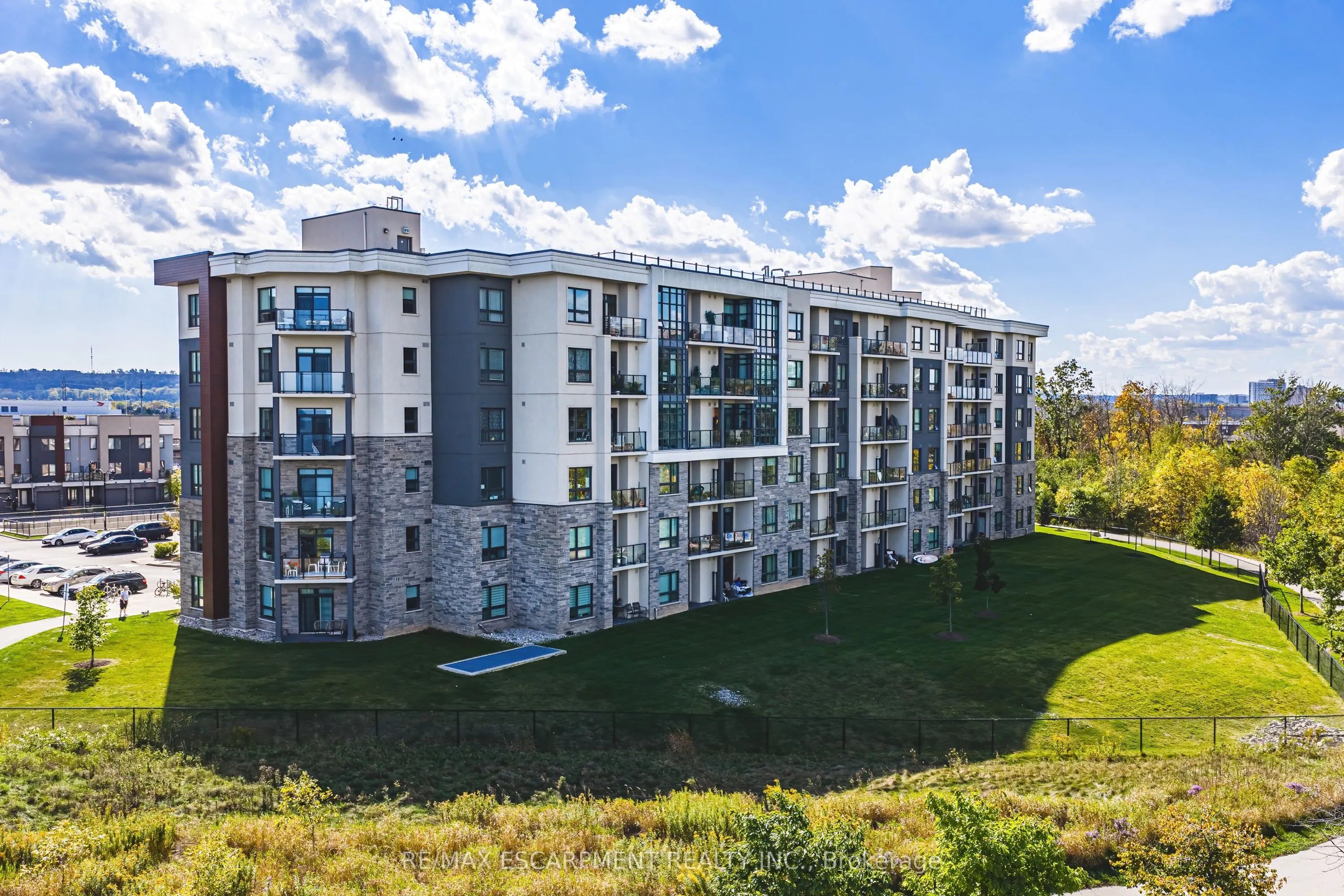 125 Shoreview Place, #428