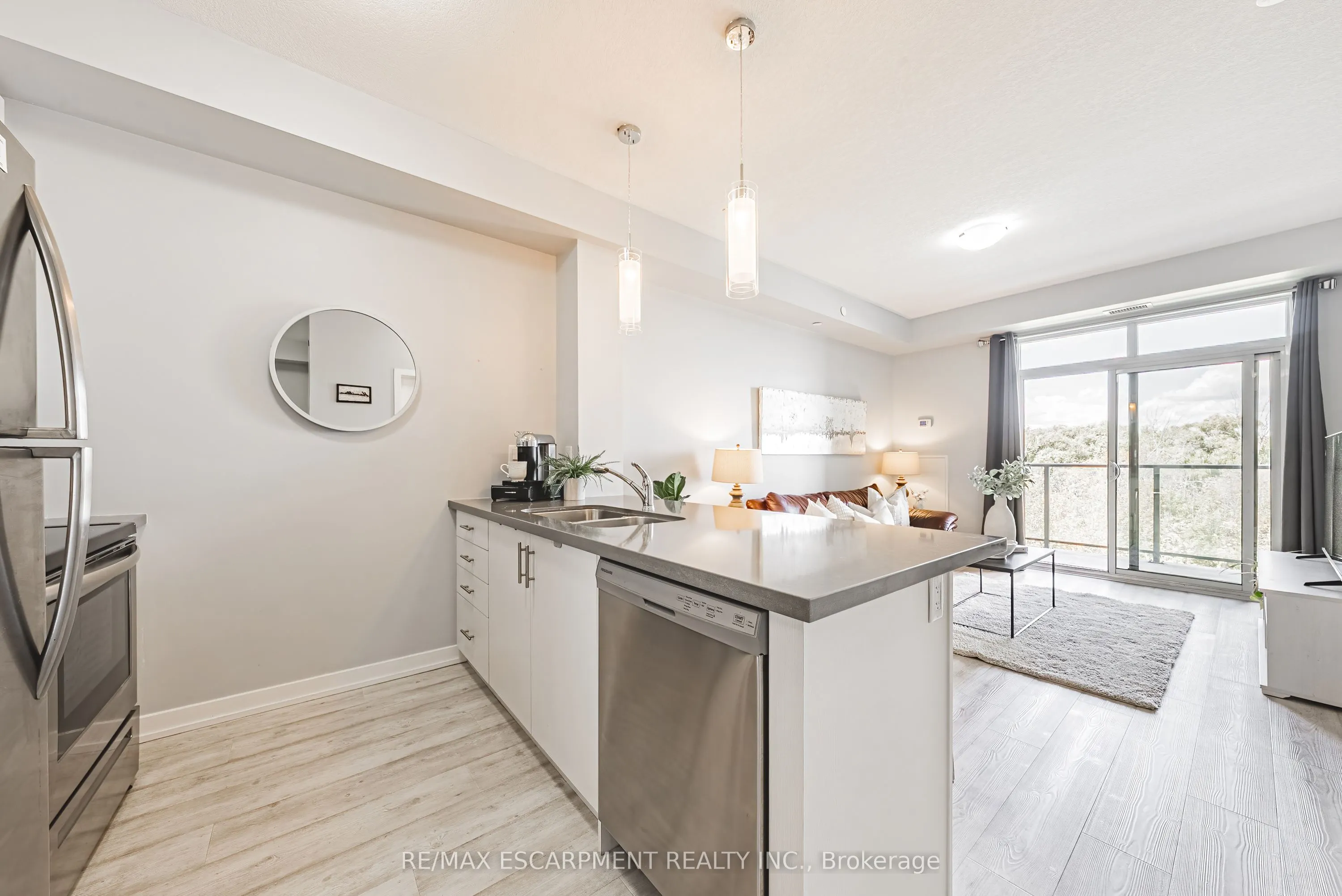 125 Shoreview Place, #428