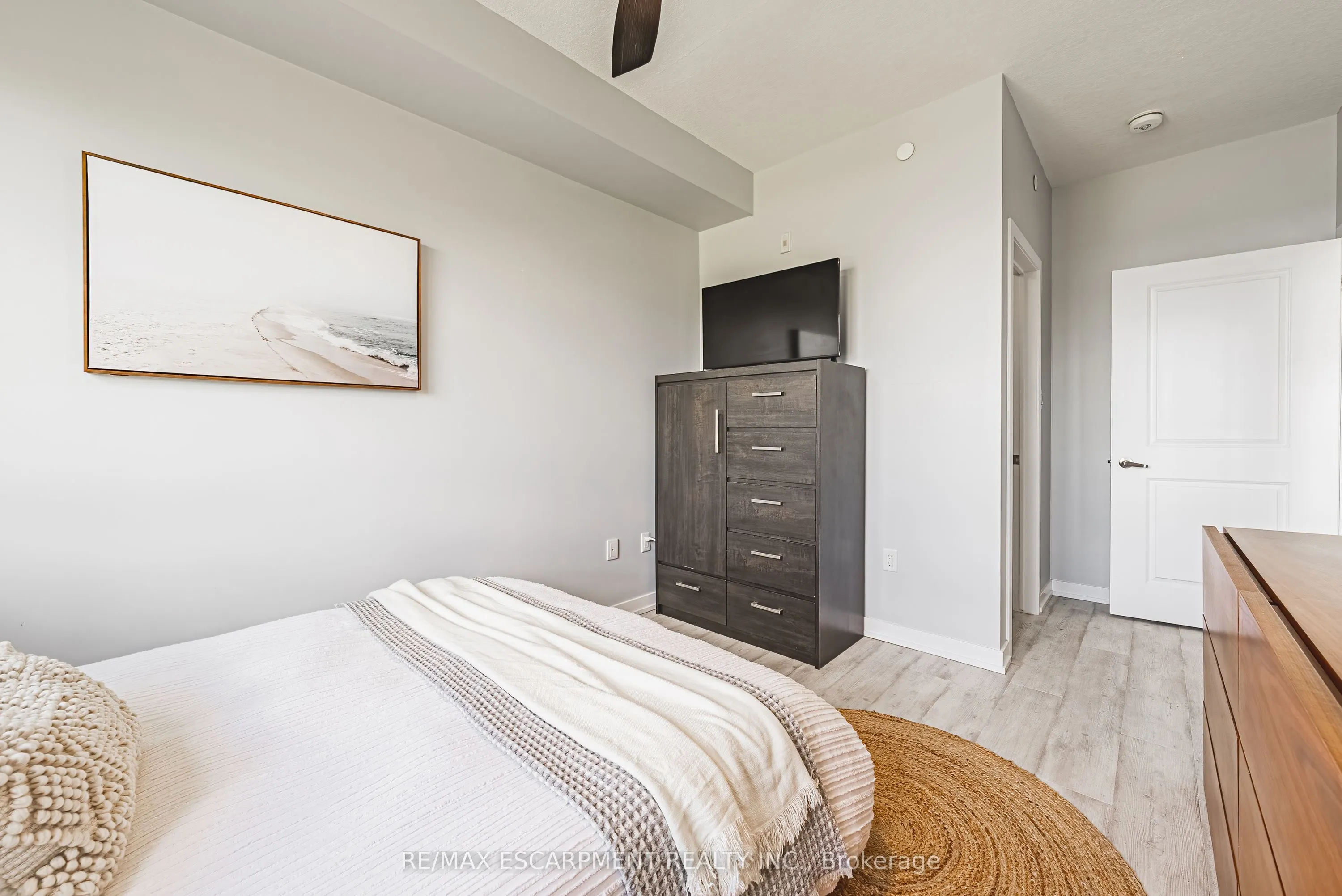 125 Shoreview Place, #428