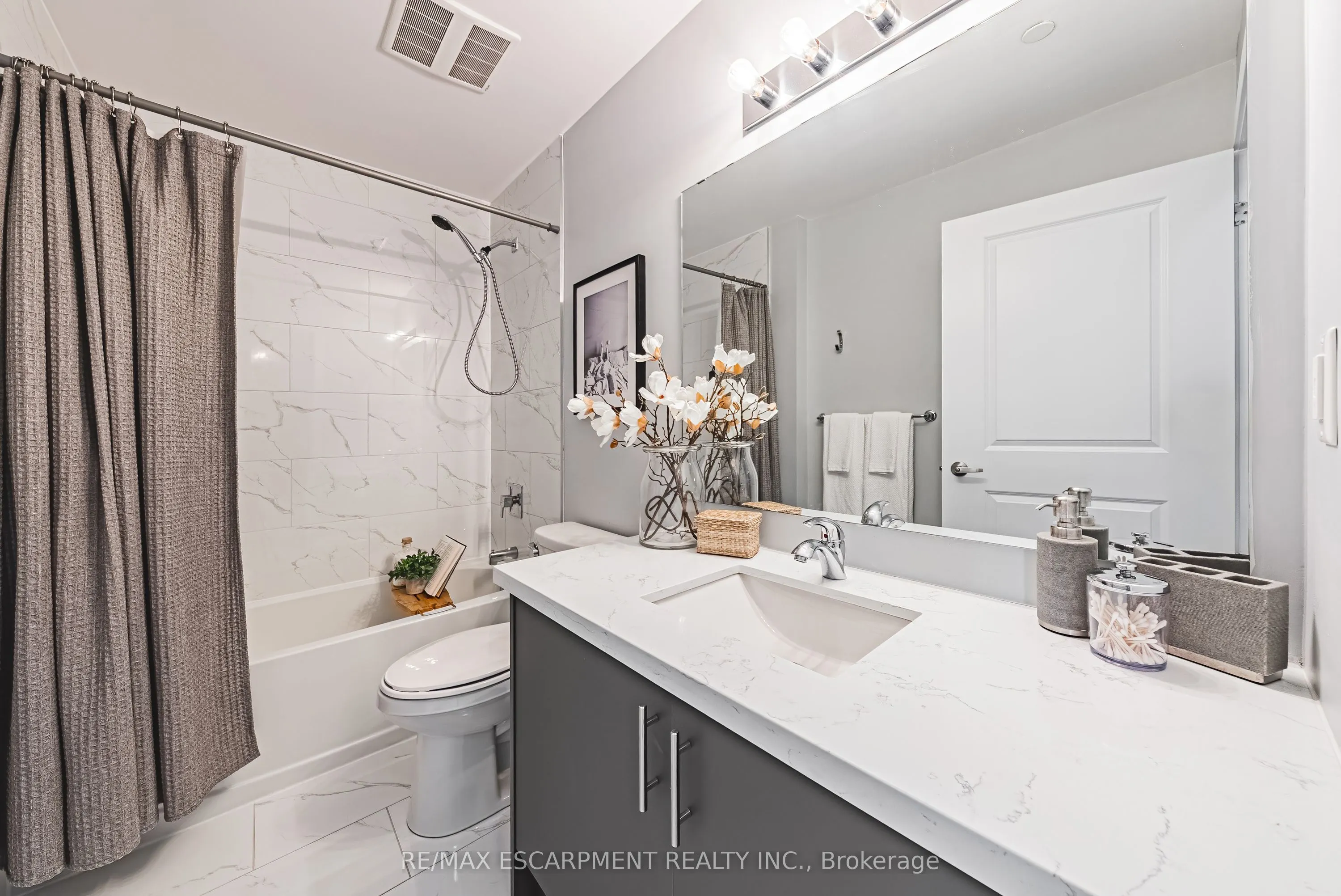 125 Shoreview Place, #428