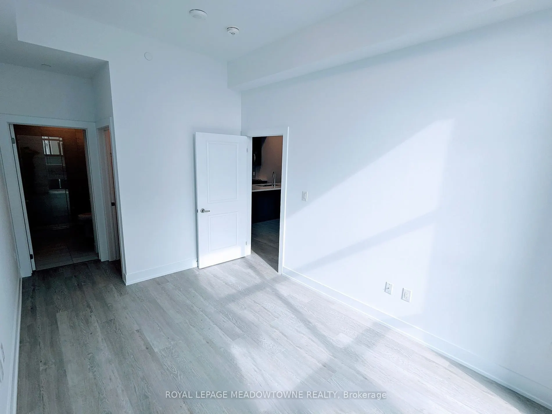 460 Dundas Street E, #501
