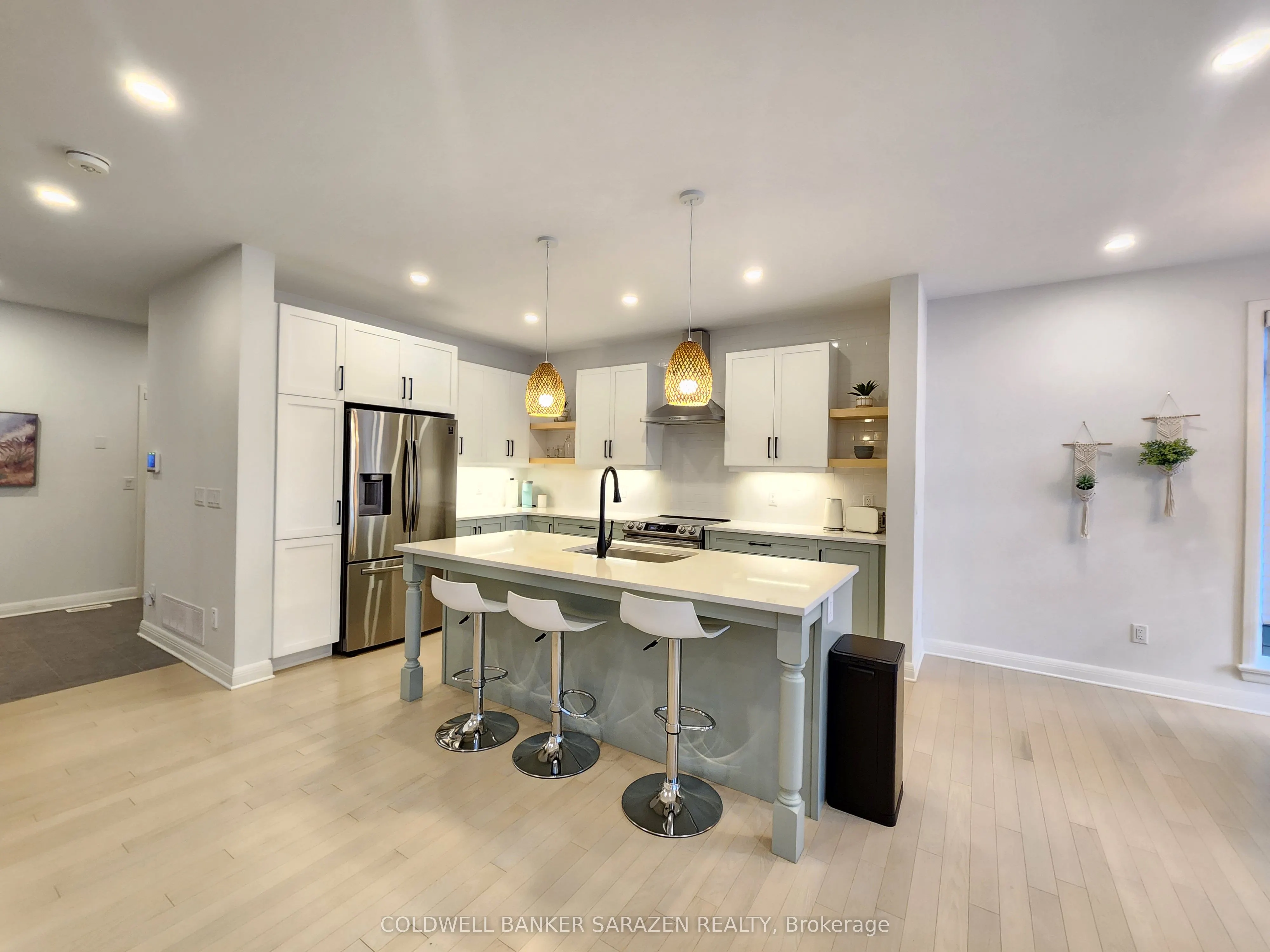 22 STANHOPE Court