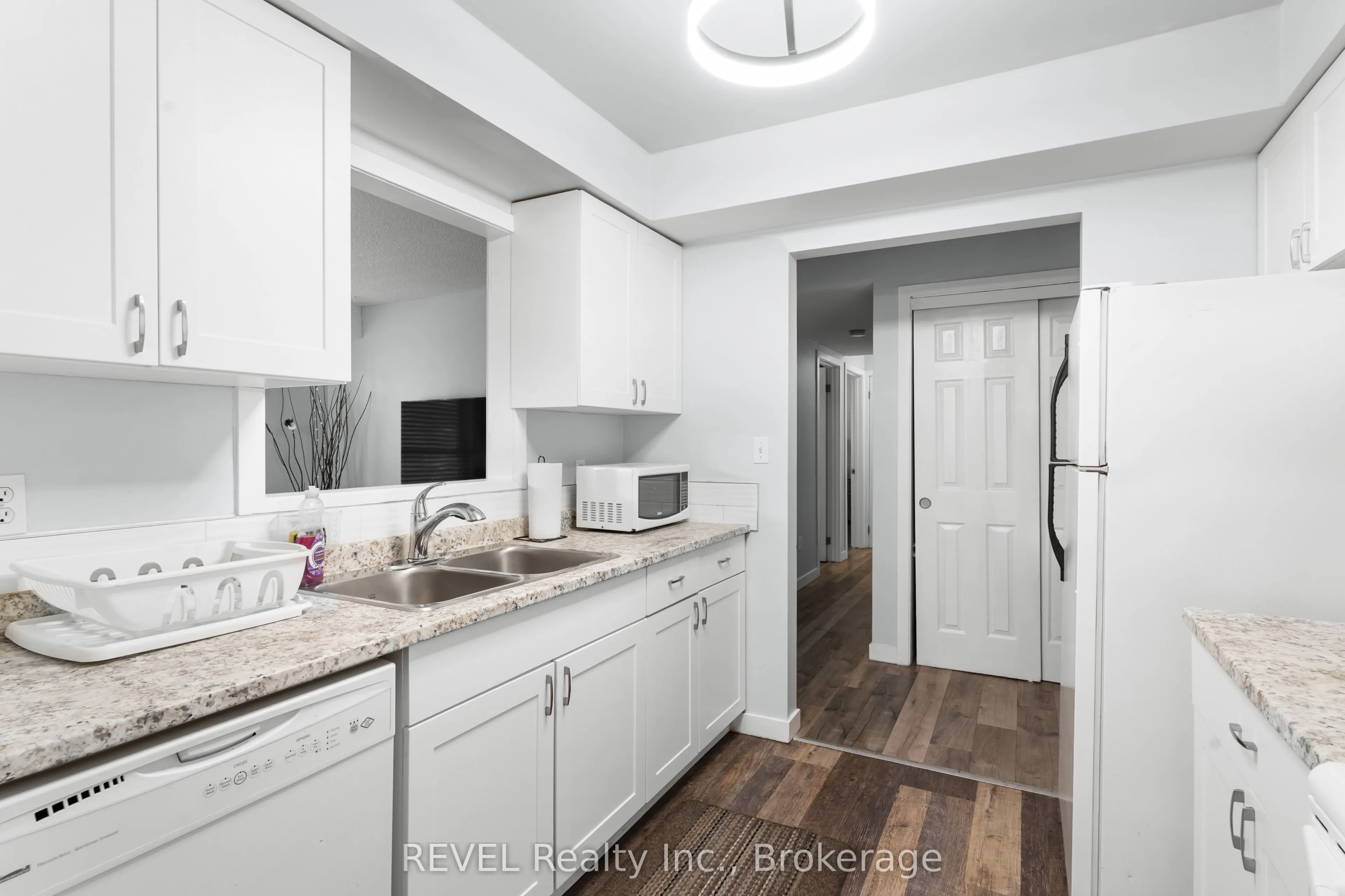 5222 Portage Road, #305