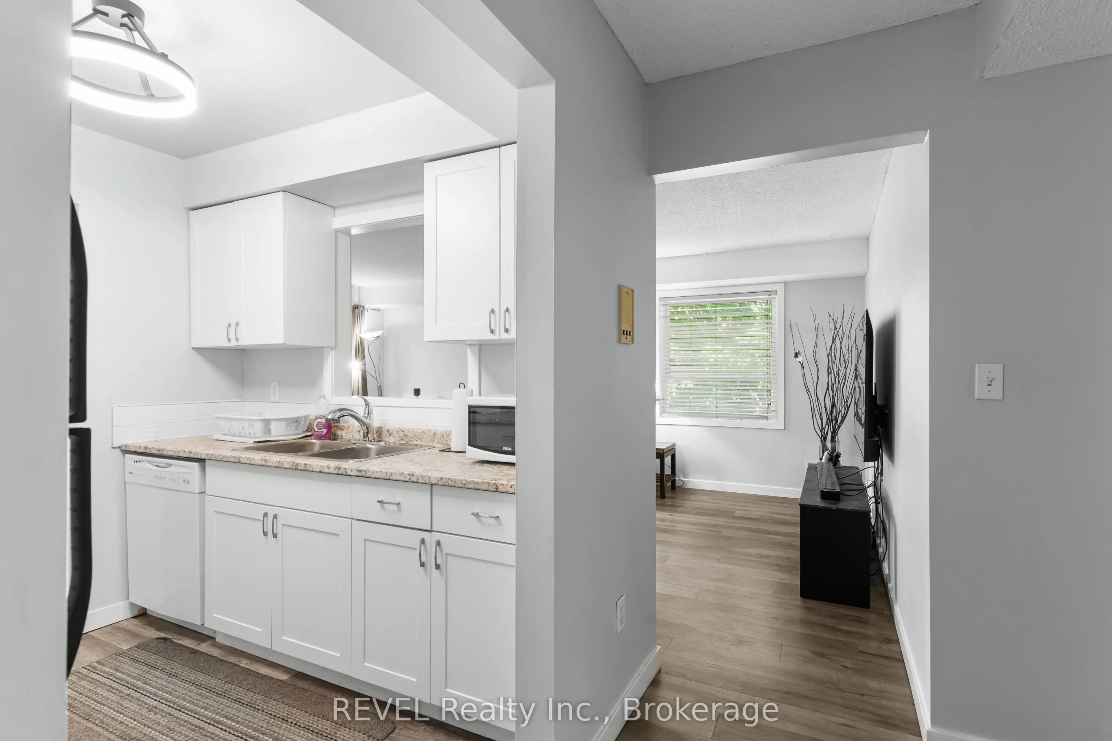 5222 Portage Road, #305