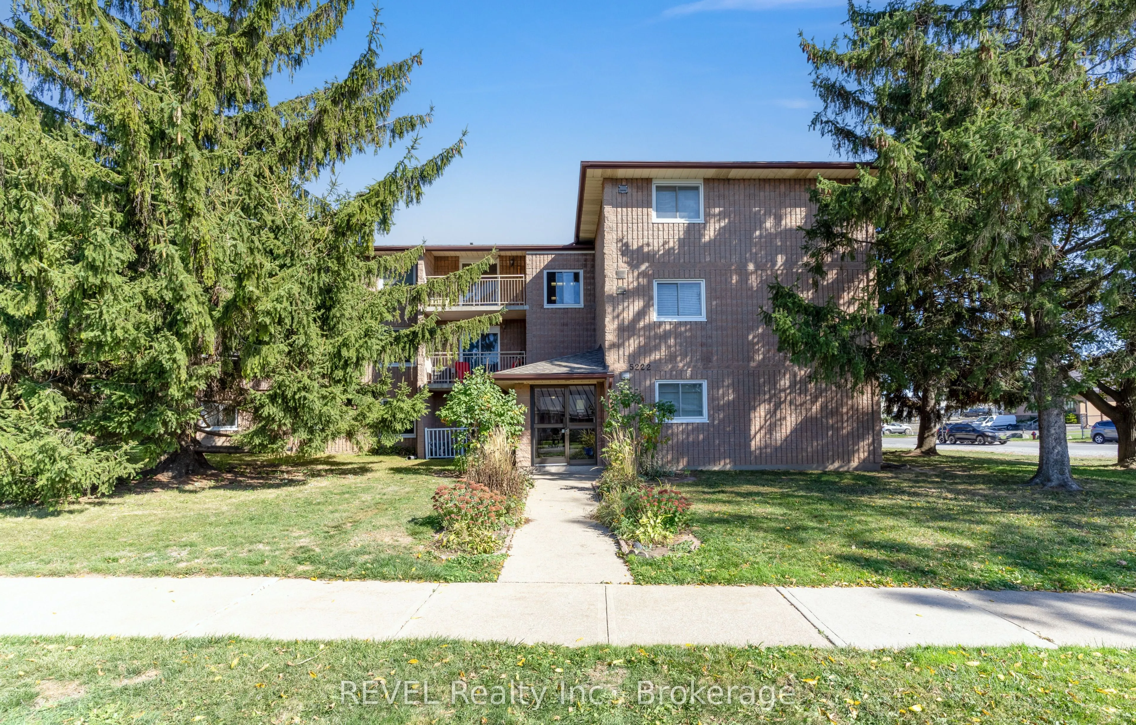 5222 Portage Road, #305