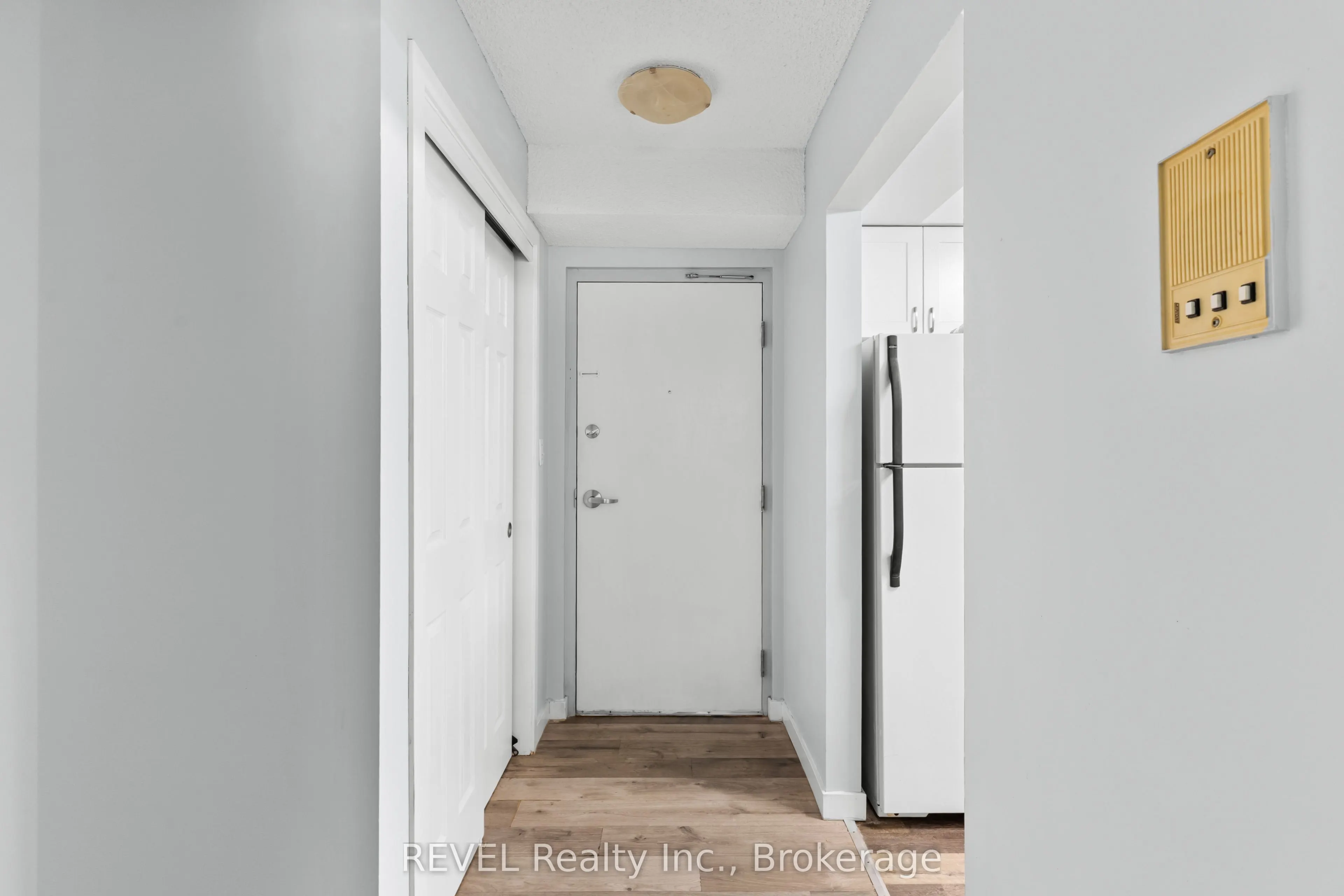 5222 Portage Road, #305