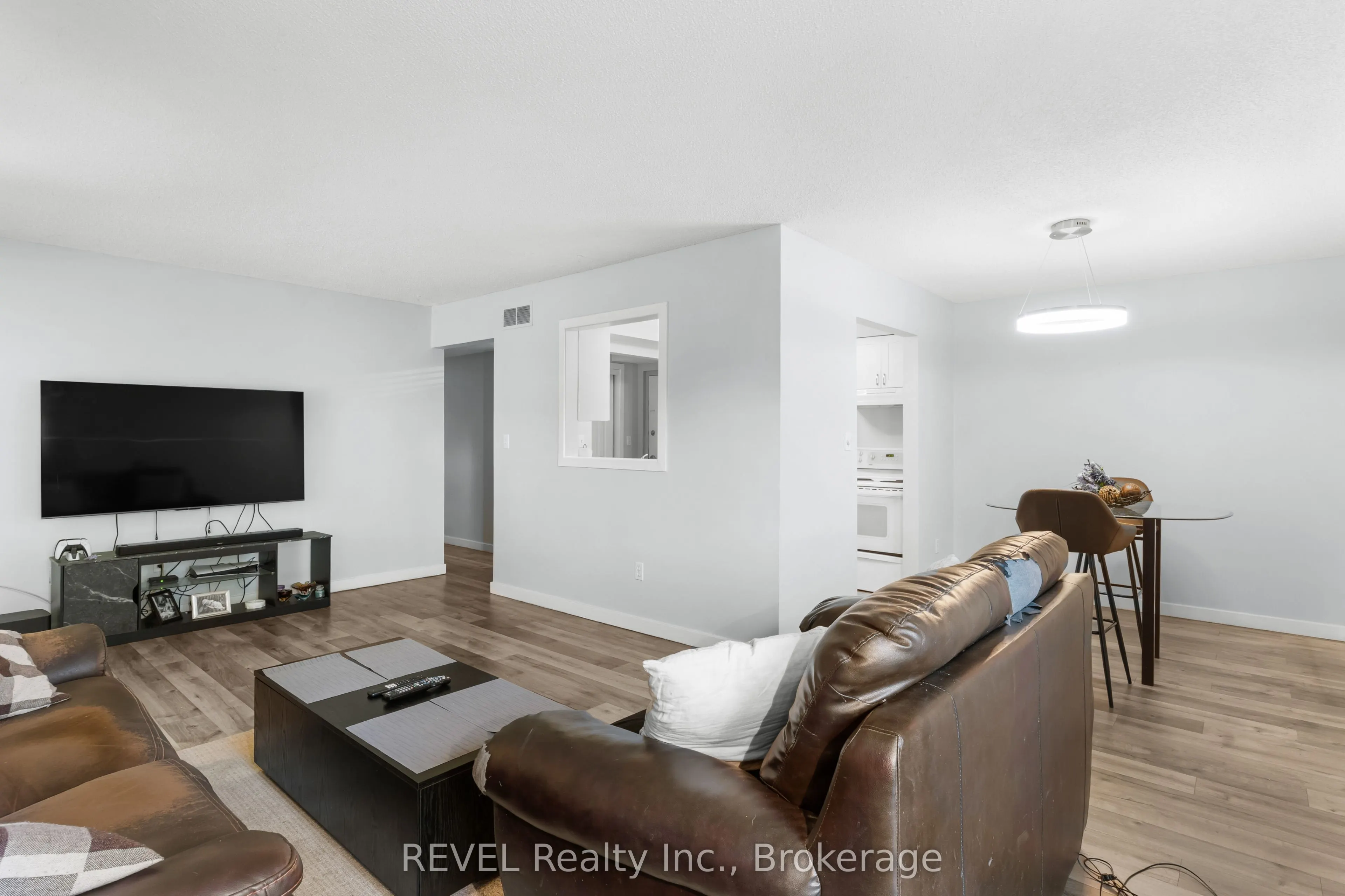 5222 Portage Road, #305
