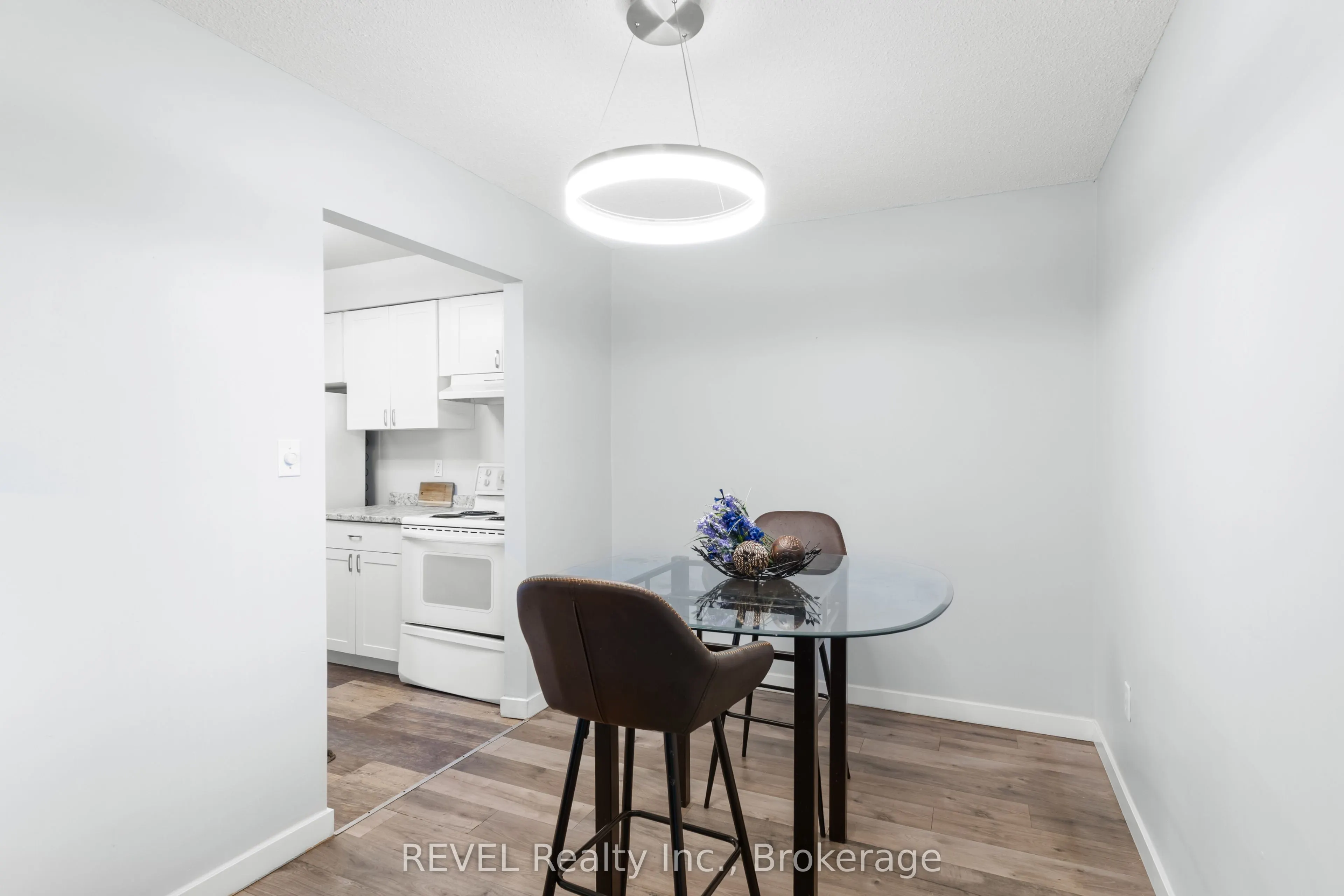 5222 Portage Road, #305