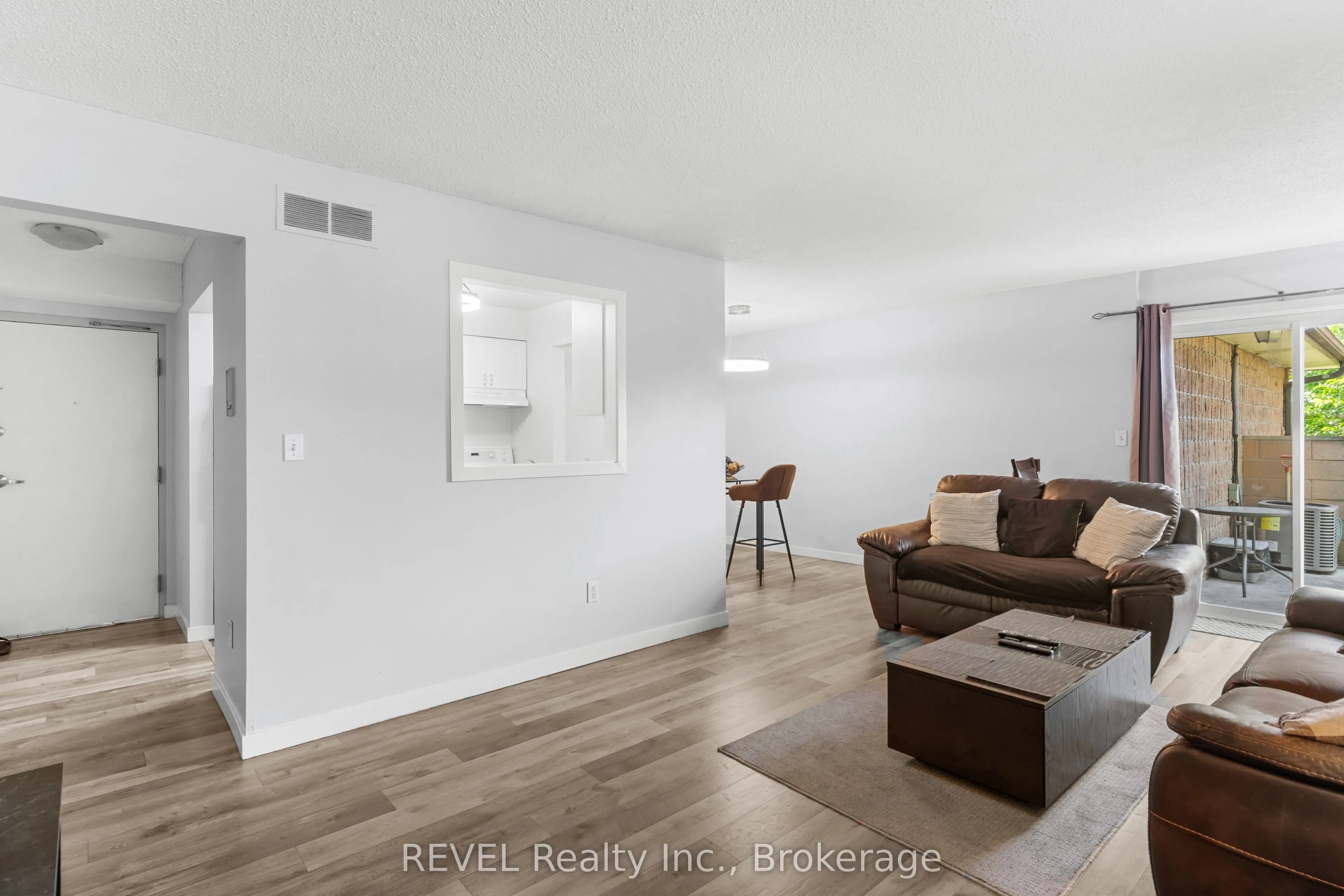 5222 Portage Road, #305