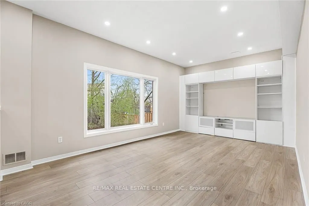 155 Elmira Road N