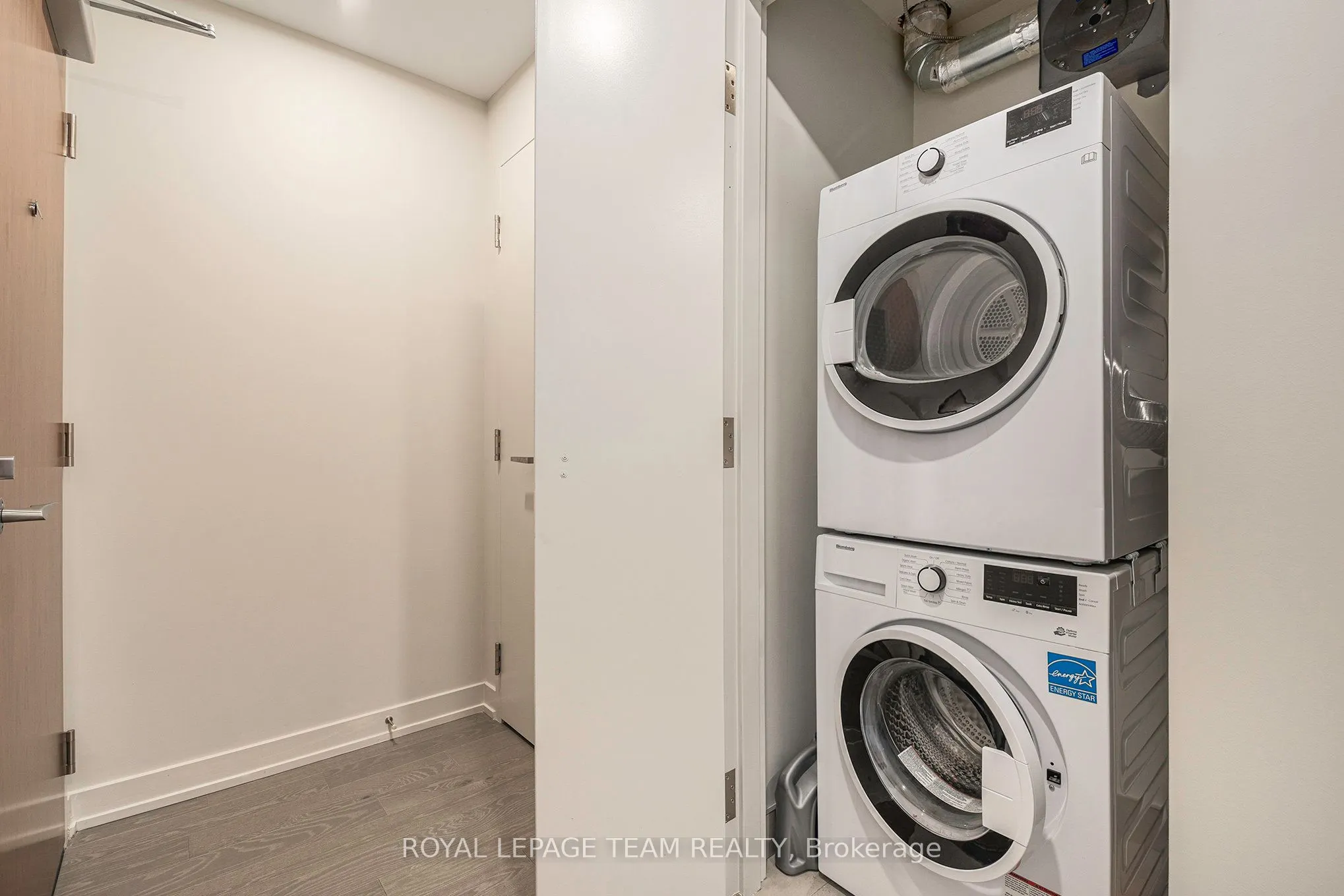 101 Queen Street, #1509