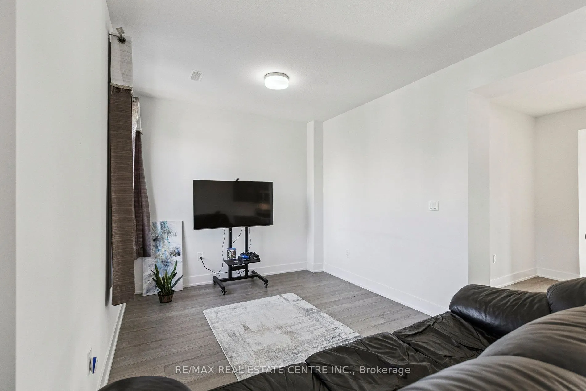 99 Roger Street, #62
