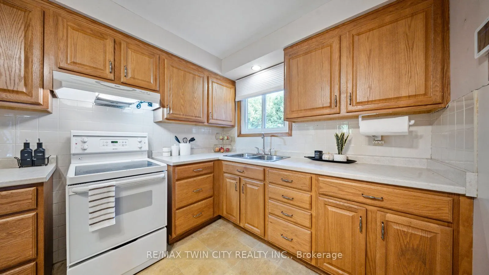 6 Ventnor Court