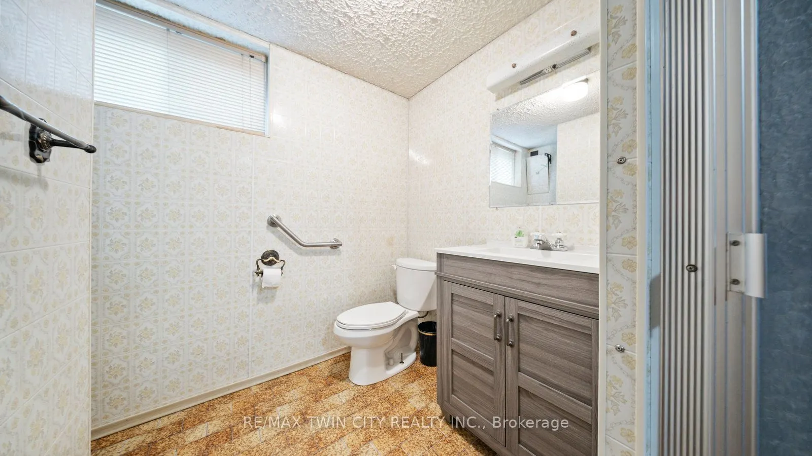 6 Ventnor Court