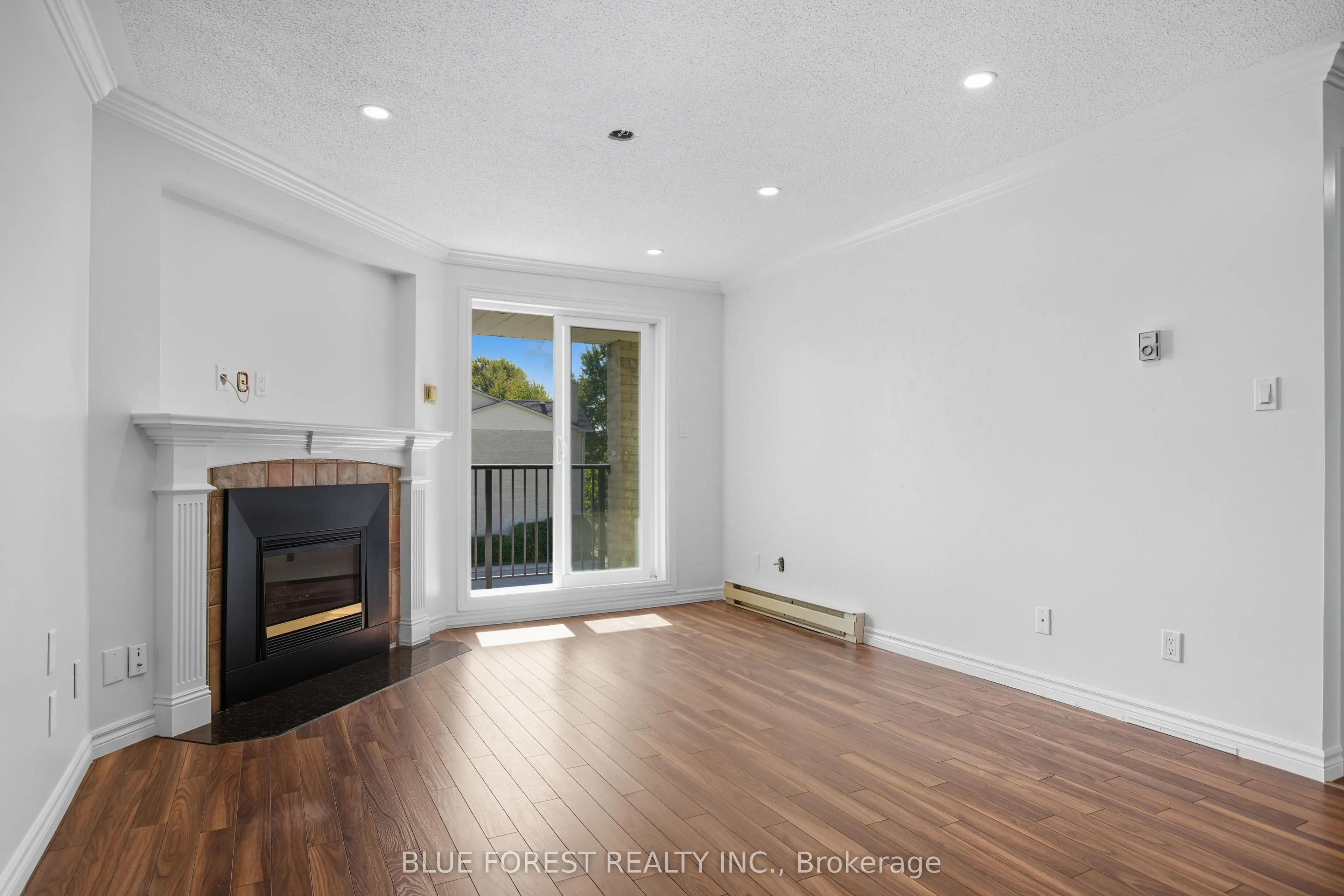 731 Deveron Crescent, #308