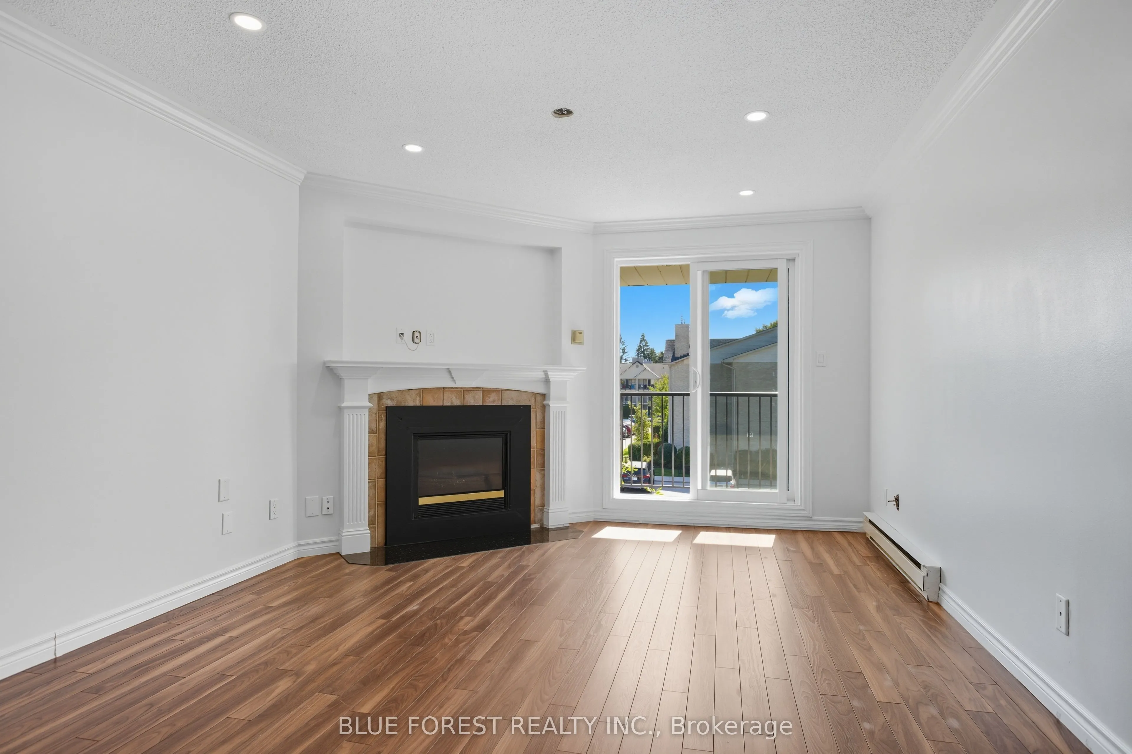 731 Deveron Crescent, #308