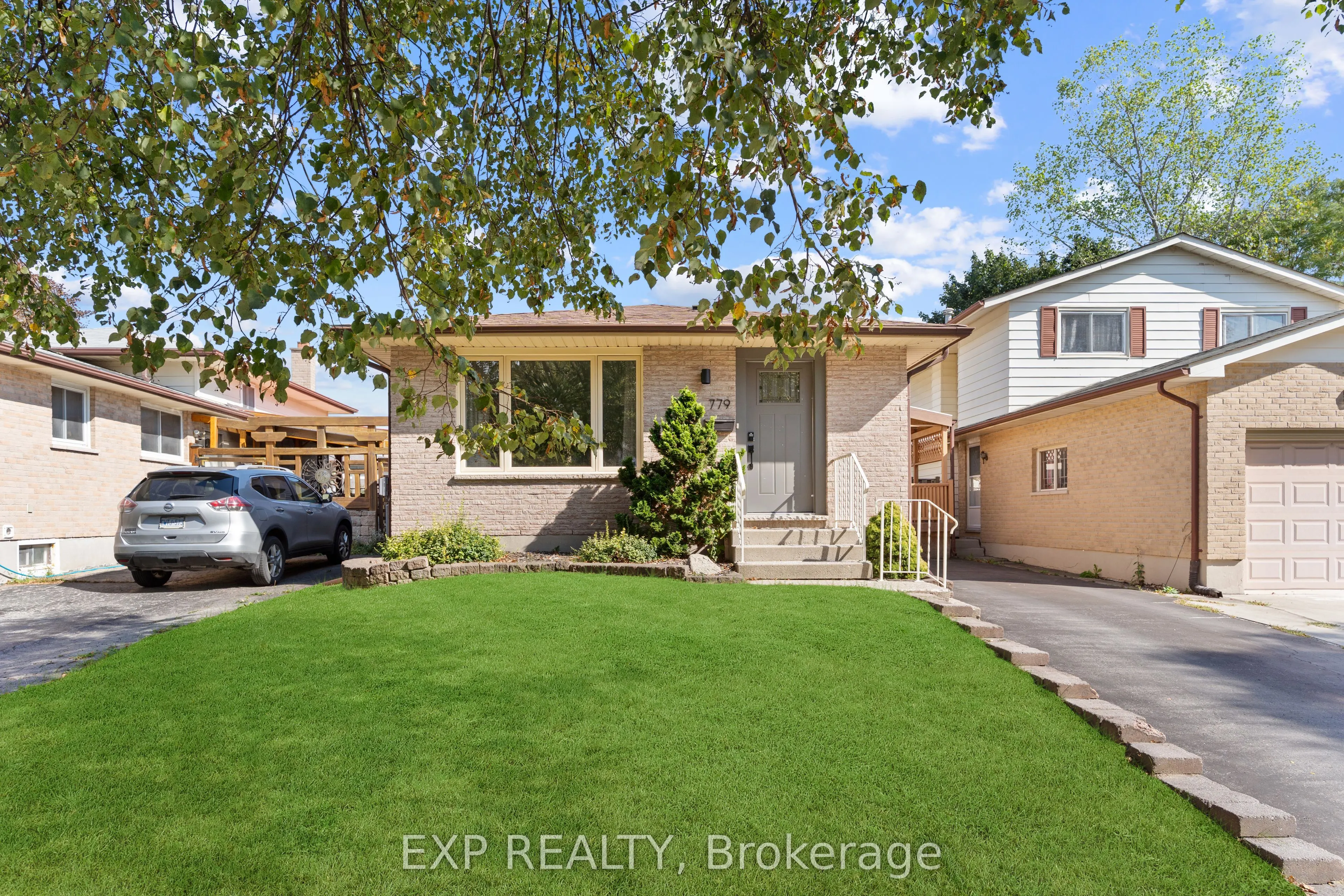 779 Monsarrat Avenue