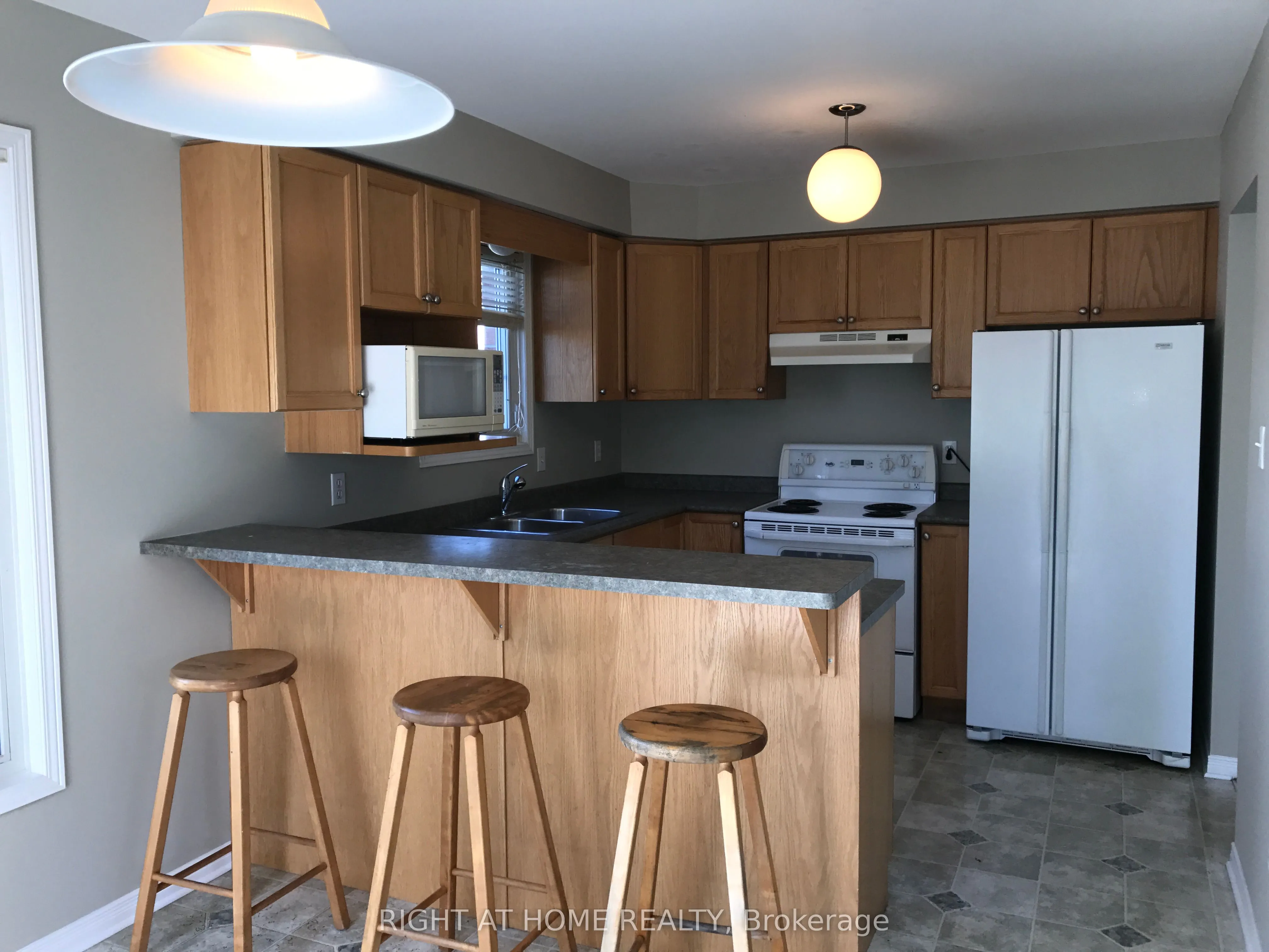 320 Ambleside Drive, #33