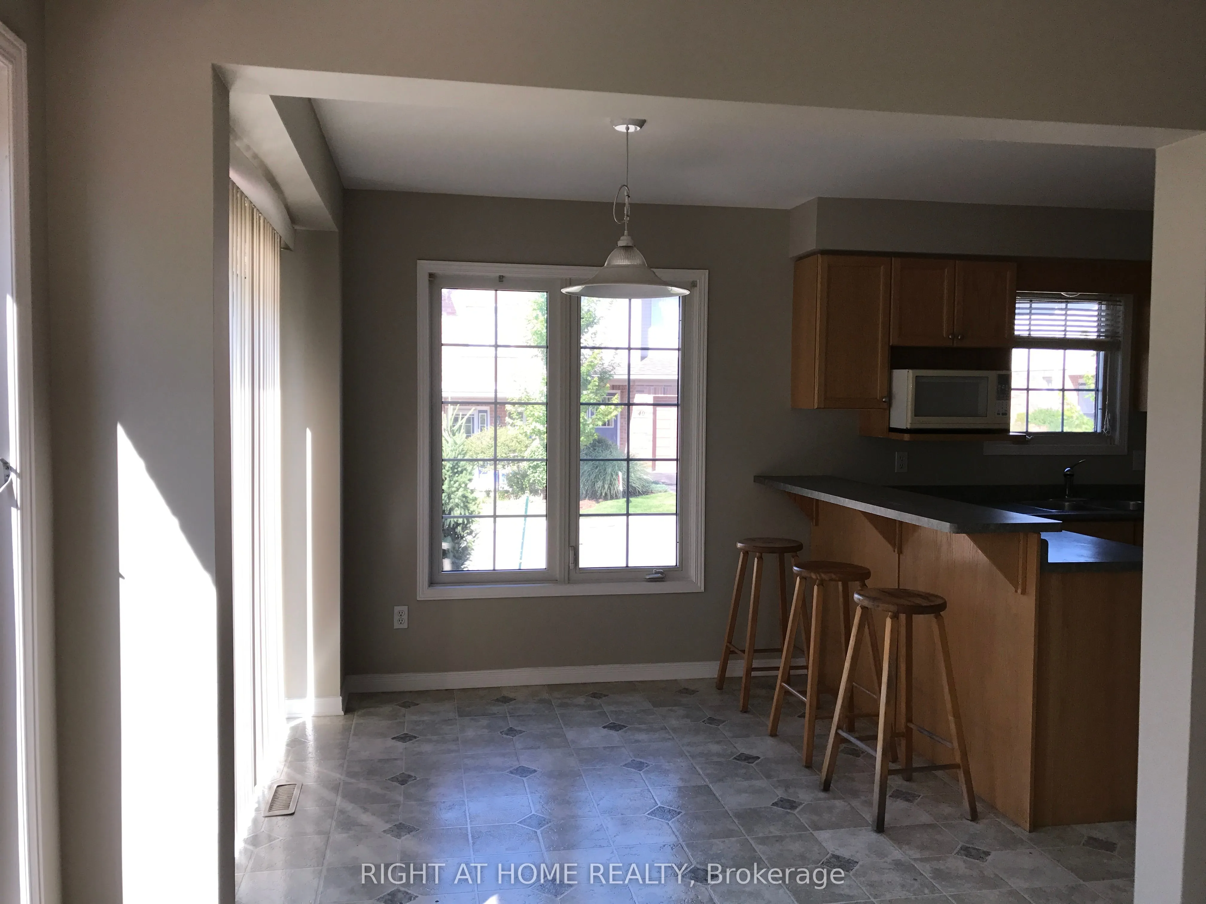 320 Ambleside Drive, #33