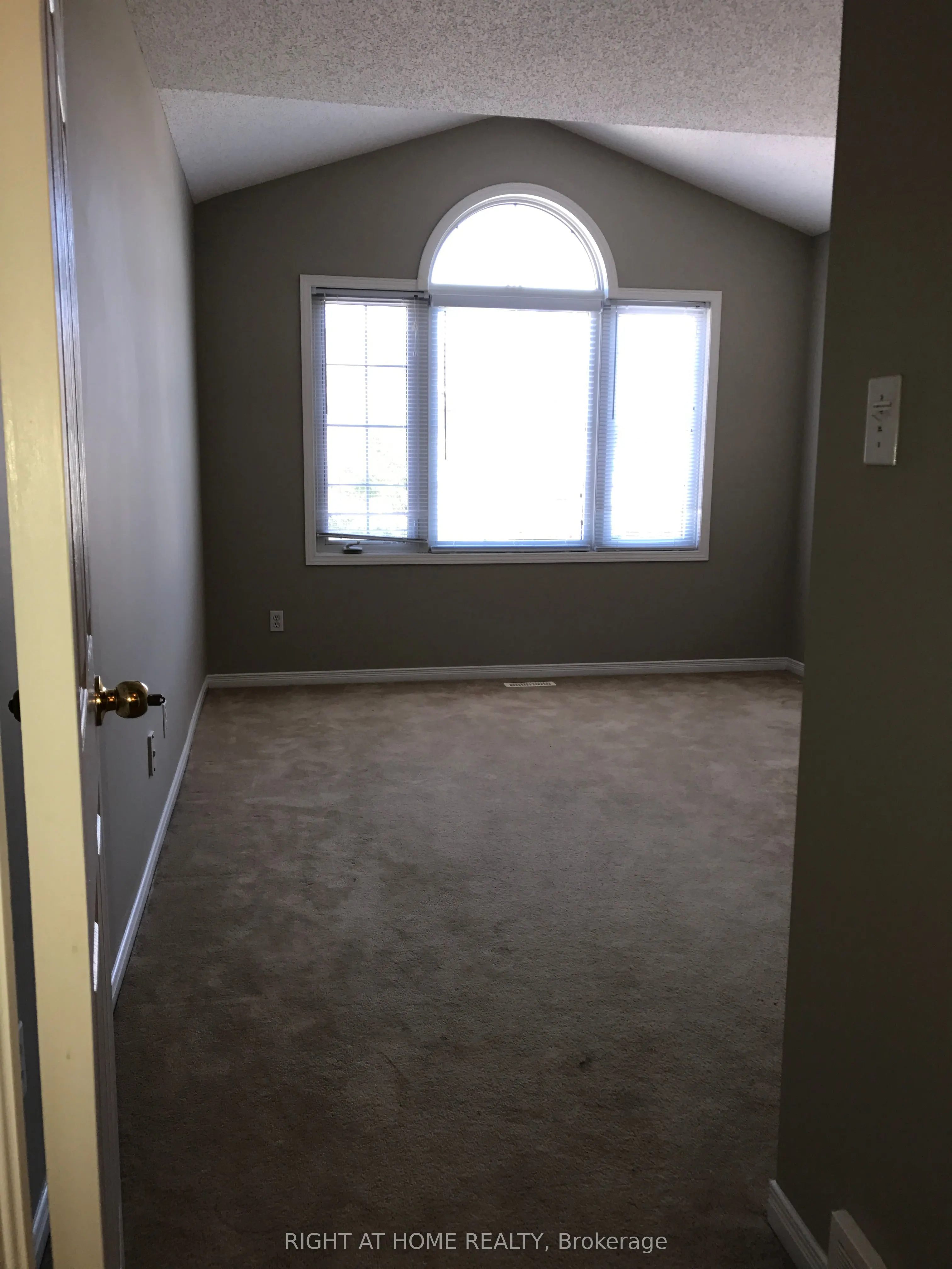 320 Ambleside Drive, #33
