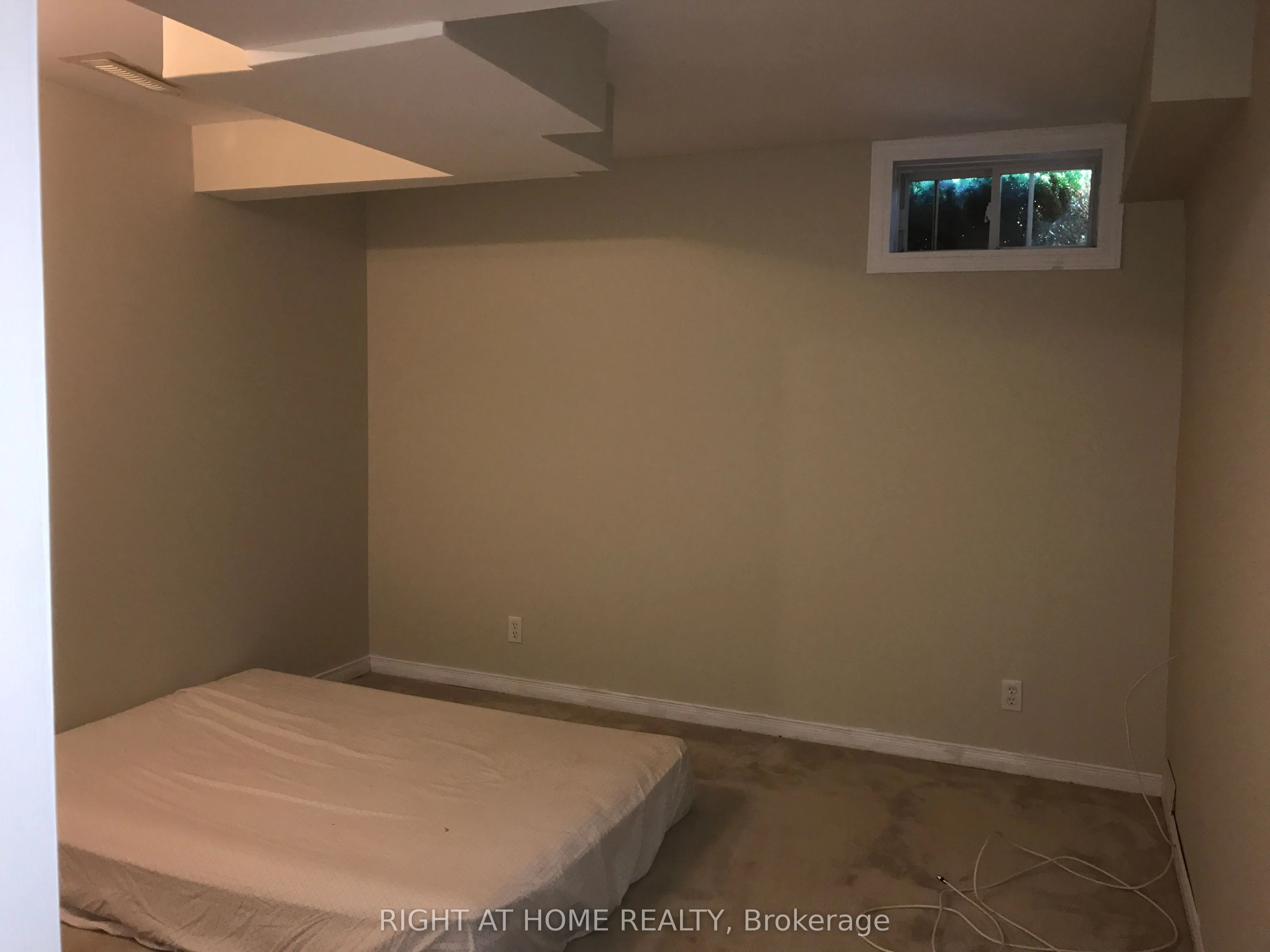 320 Ambleside Drive, #33
