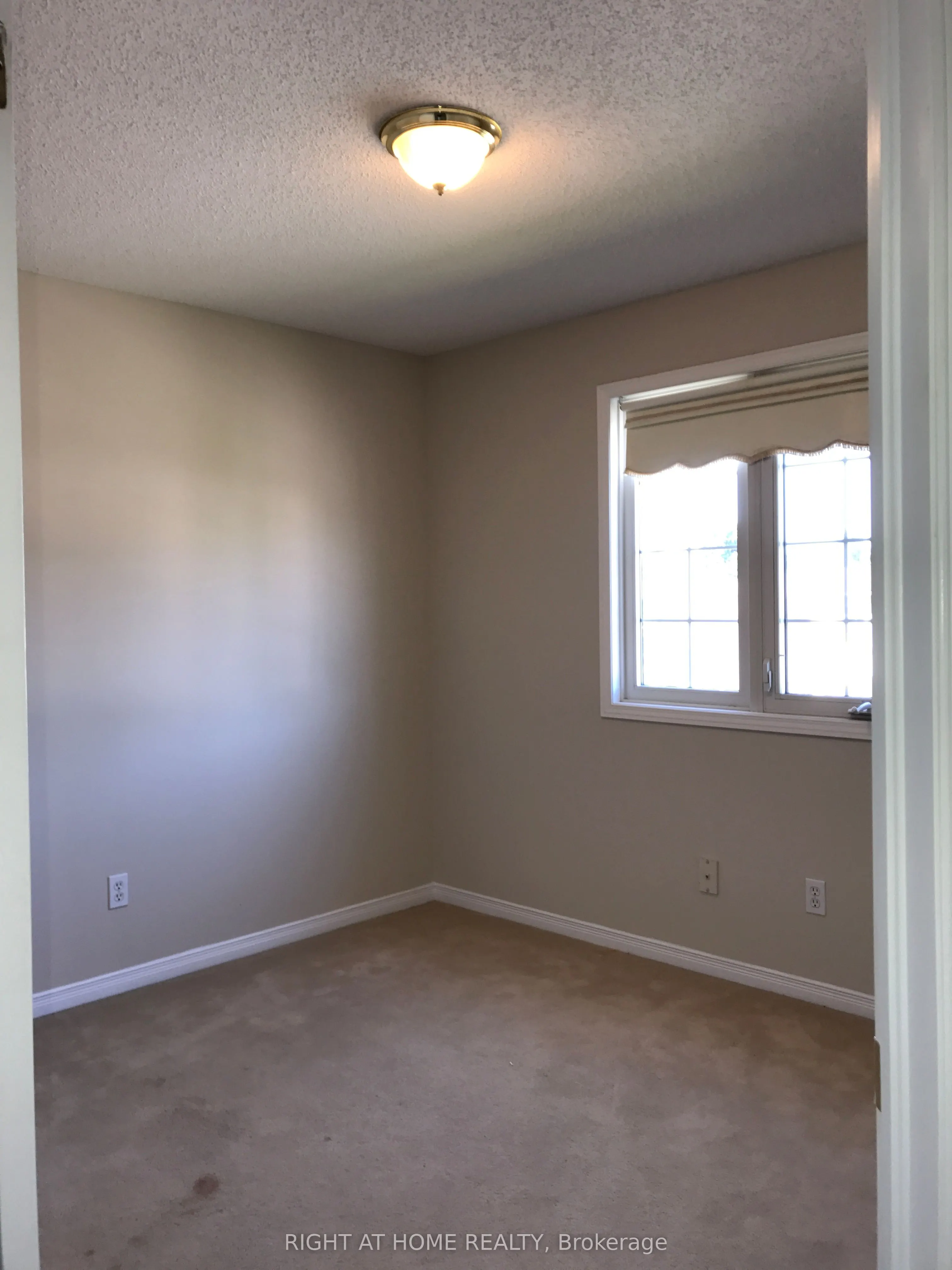 320 Ambleside Drive, #33