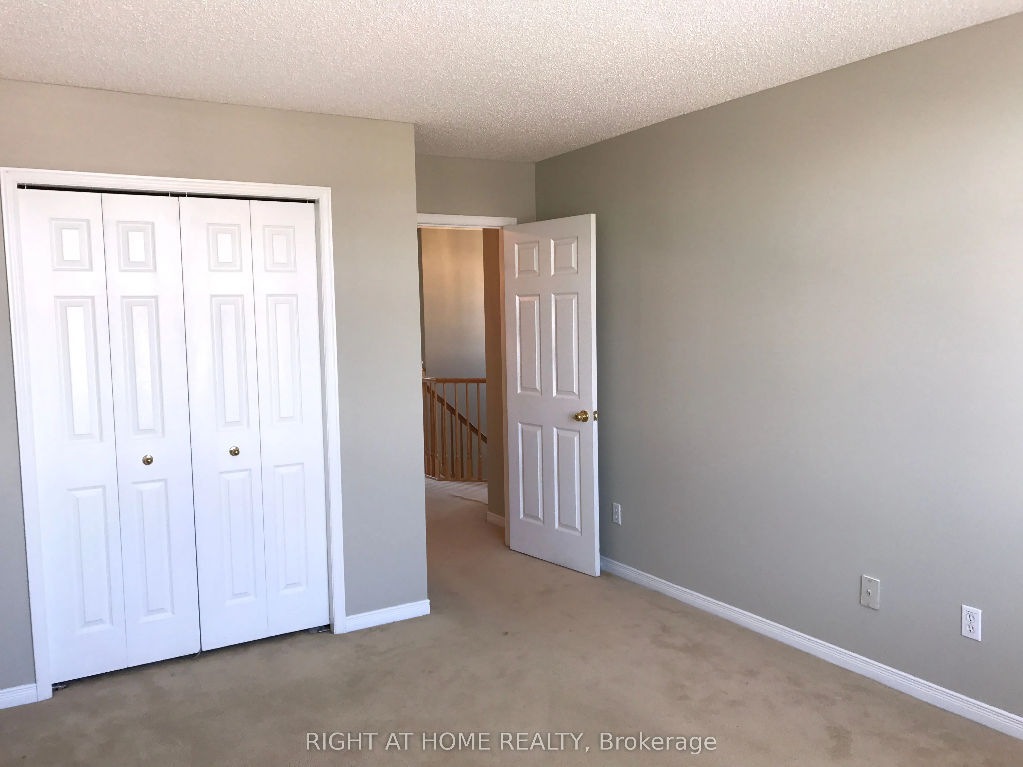 320 Ambleside Drive, #33