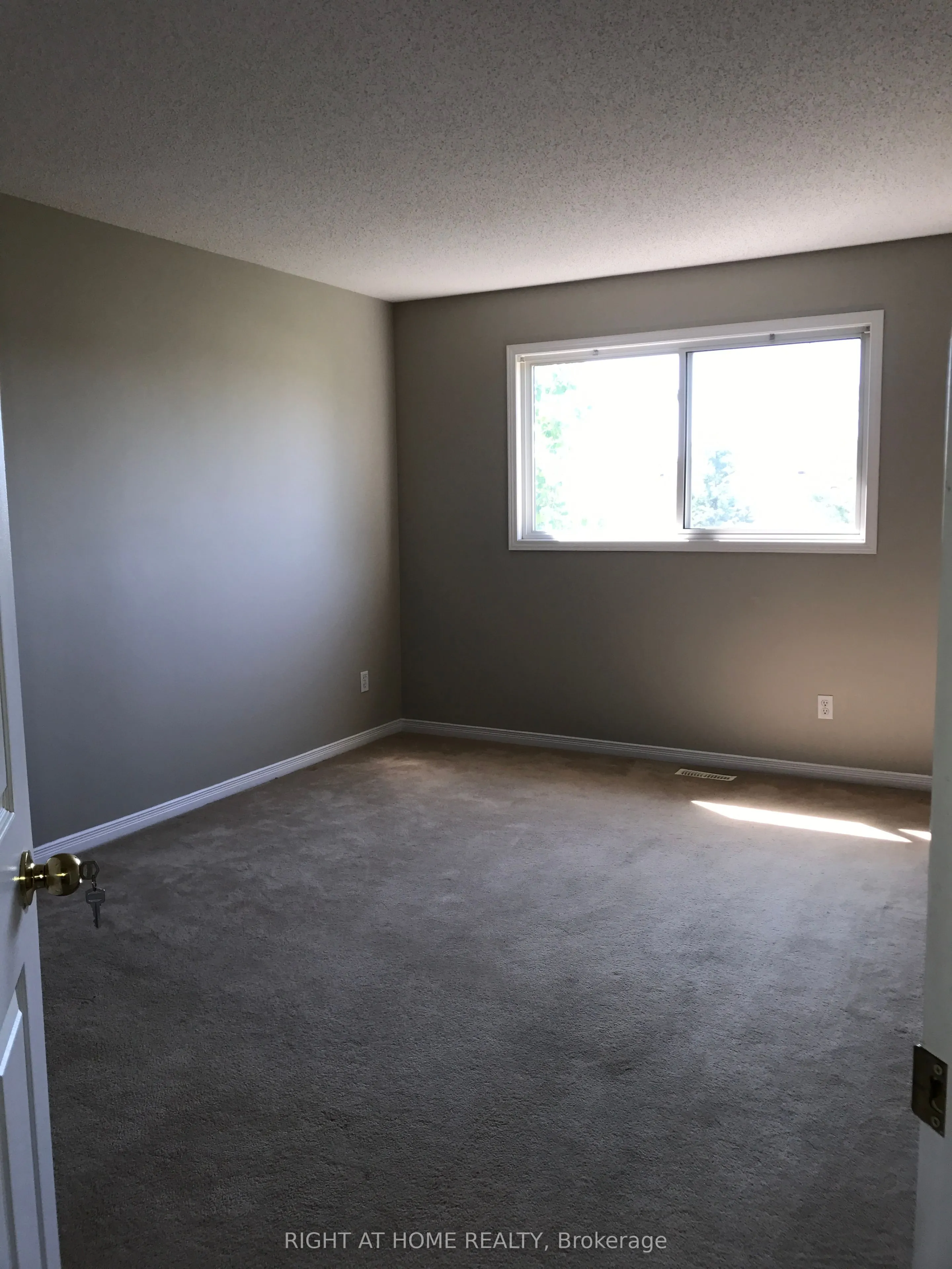 320 Ambleside Drive, #33