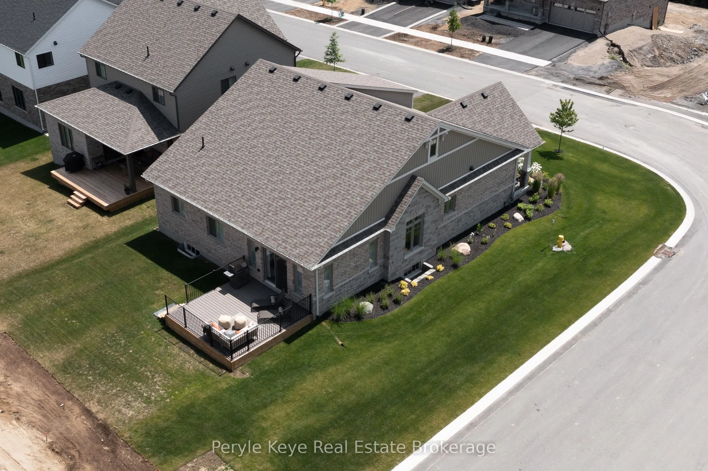 14 Charles Morley Boulevard