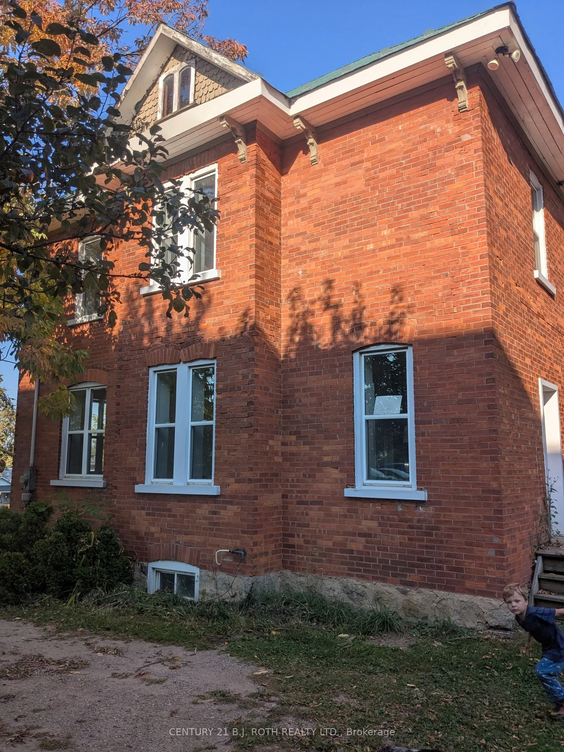 339 BRUCE ROAD 40 Road