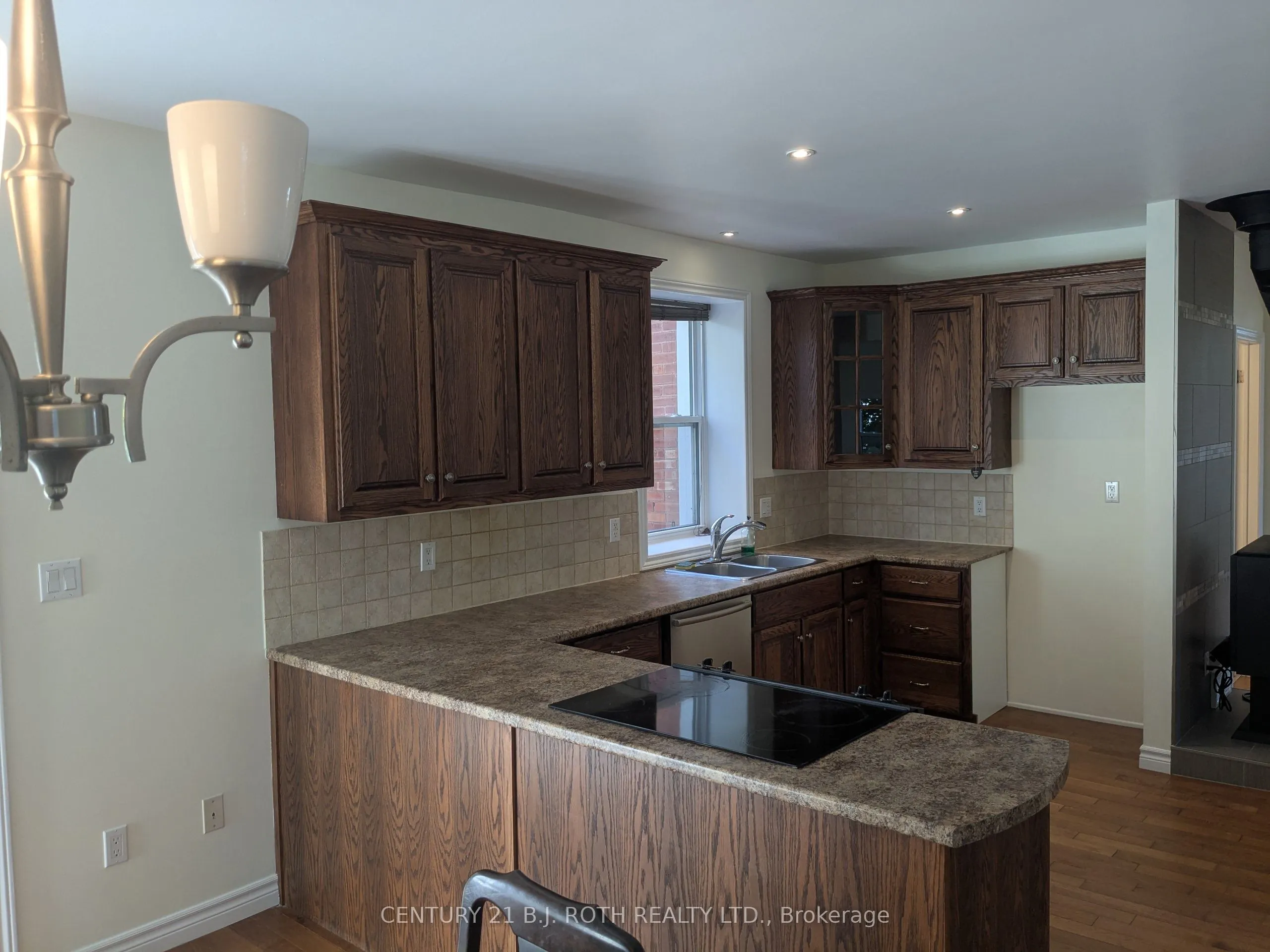 339 BRUCE ROAD 40 Road