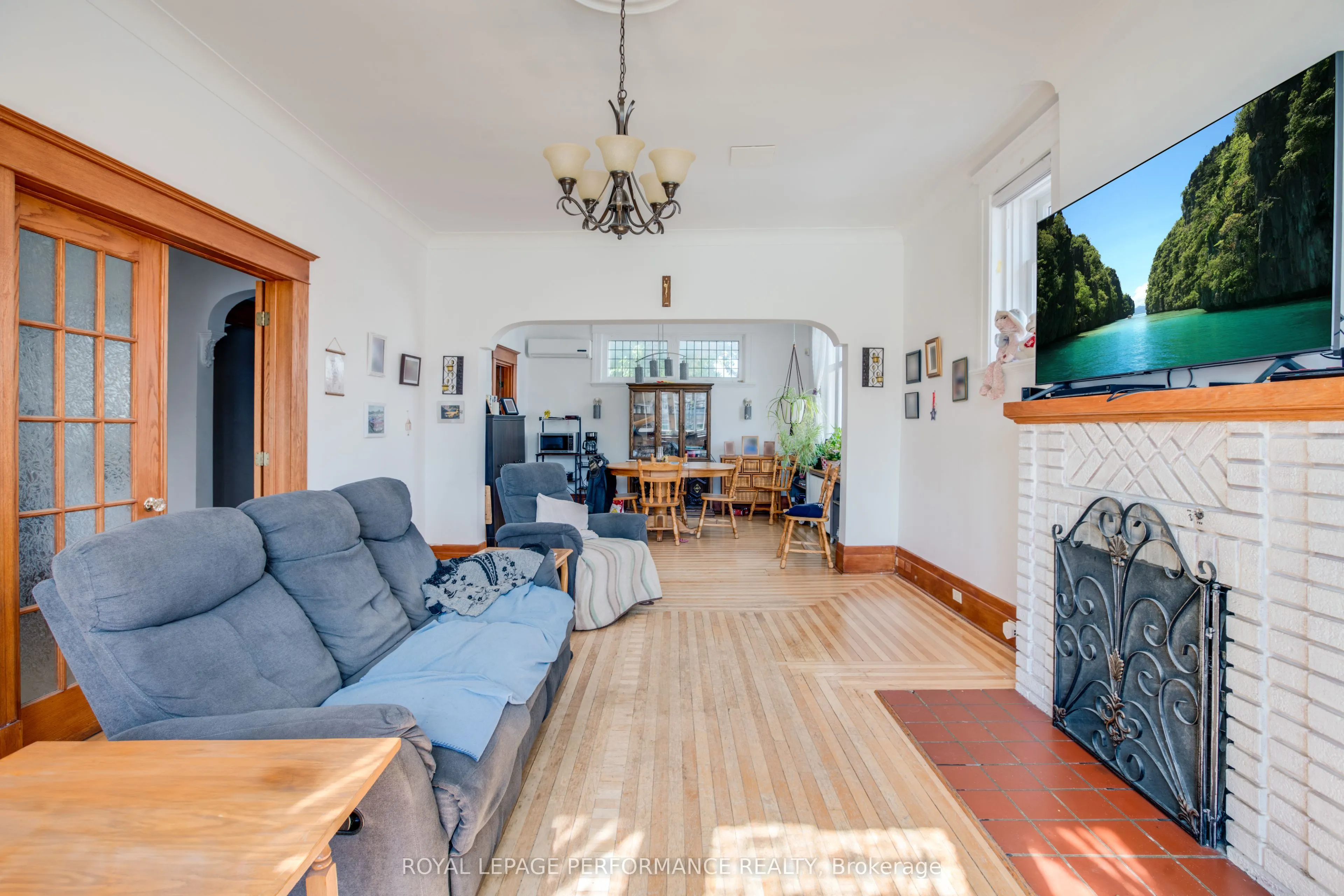 511 Main Street E