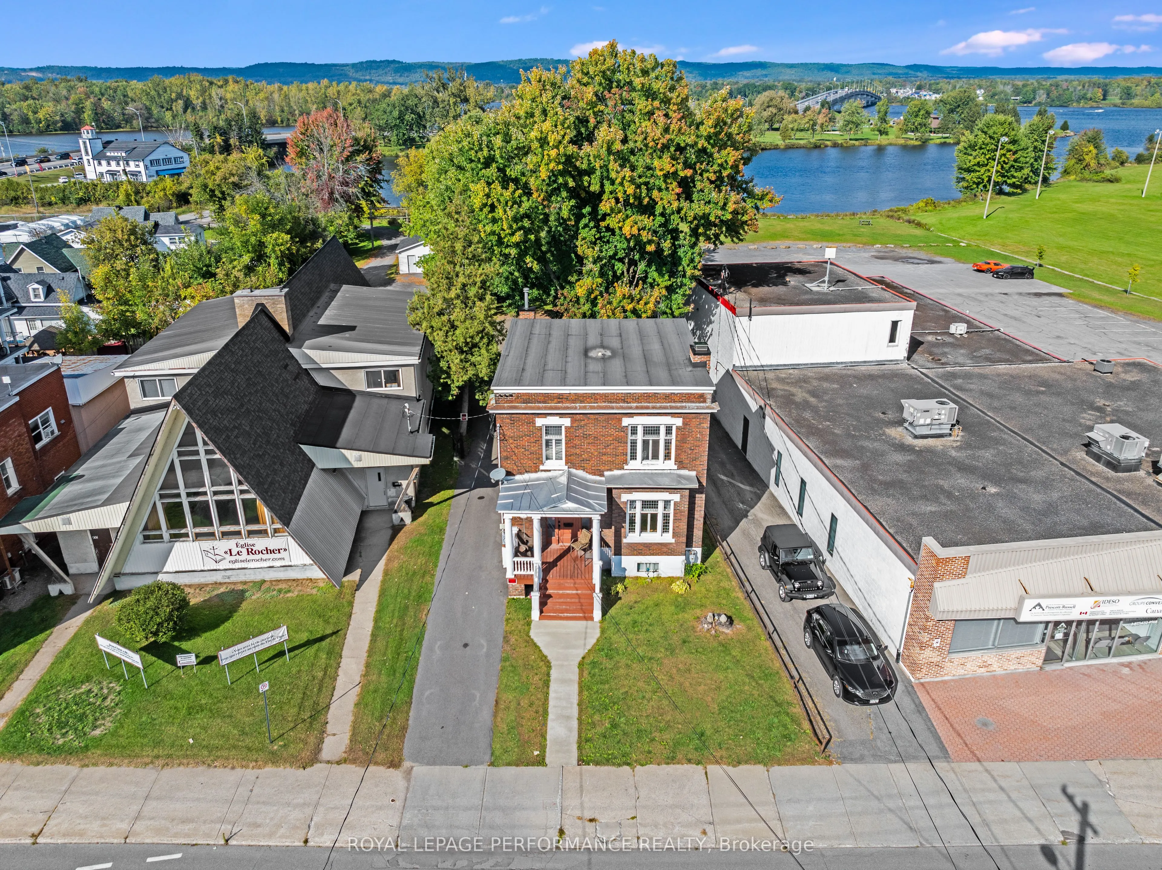 511 Main Street E