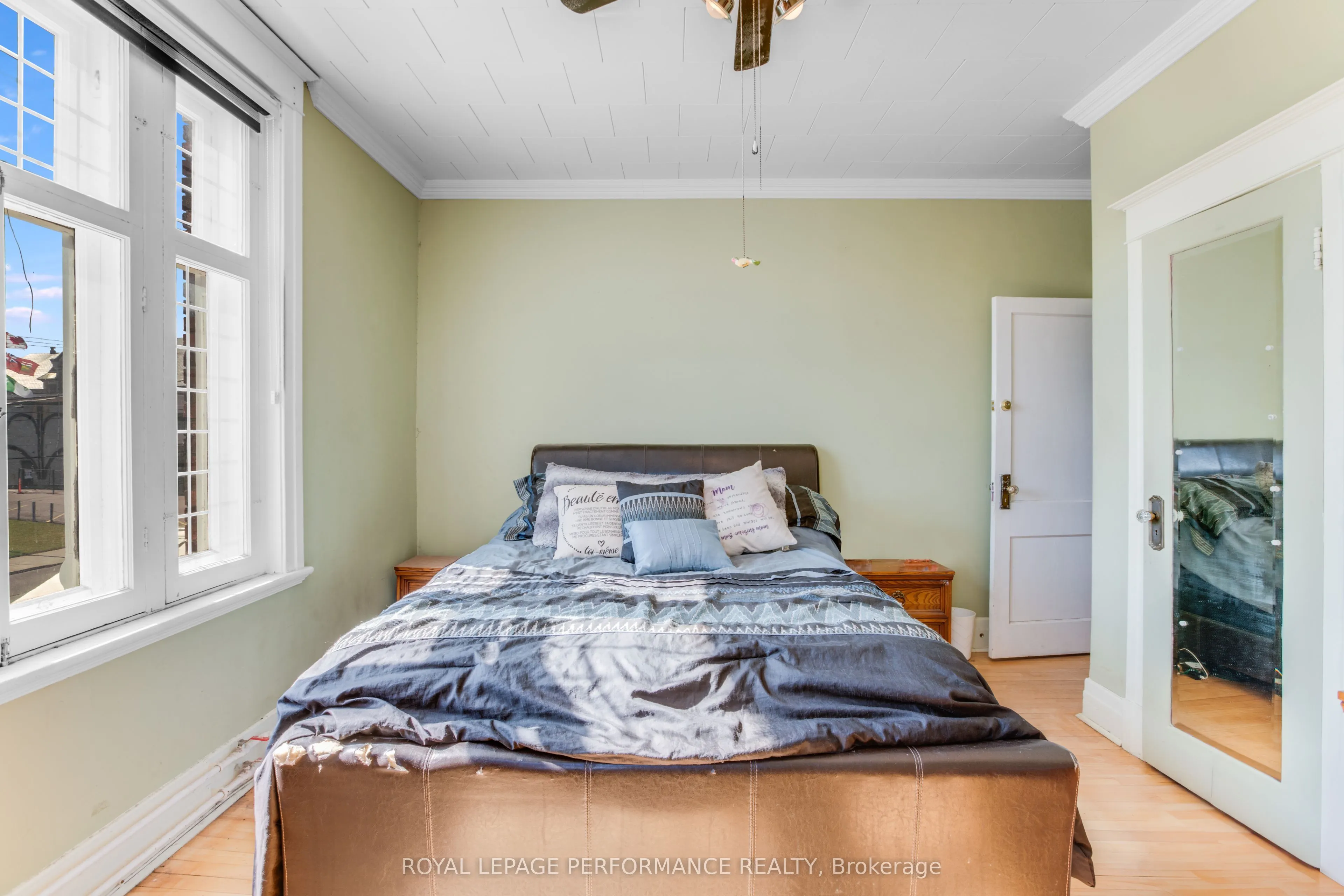 511 Main Street E