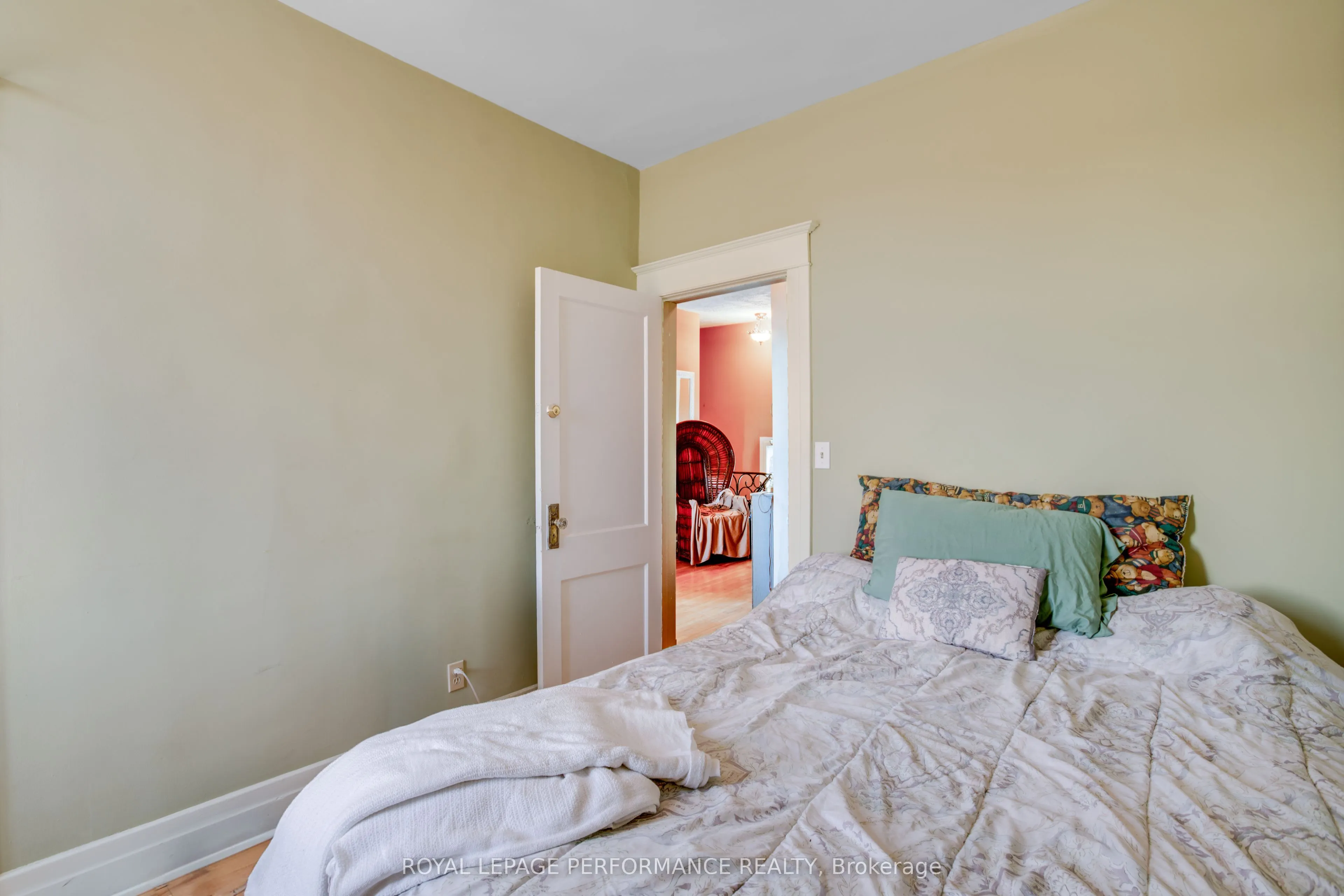511 Main Street E