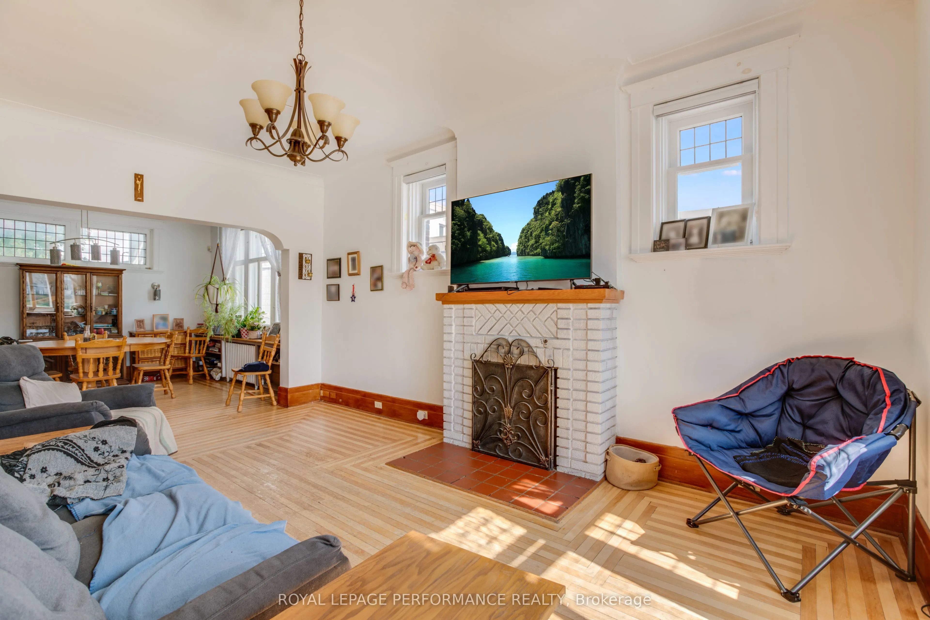 511 Main Street E