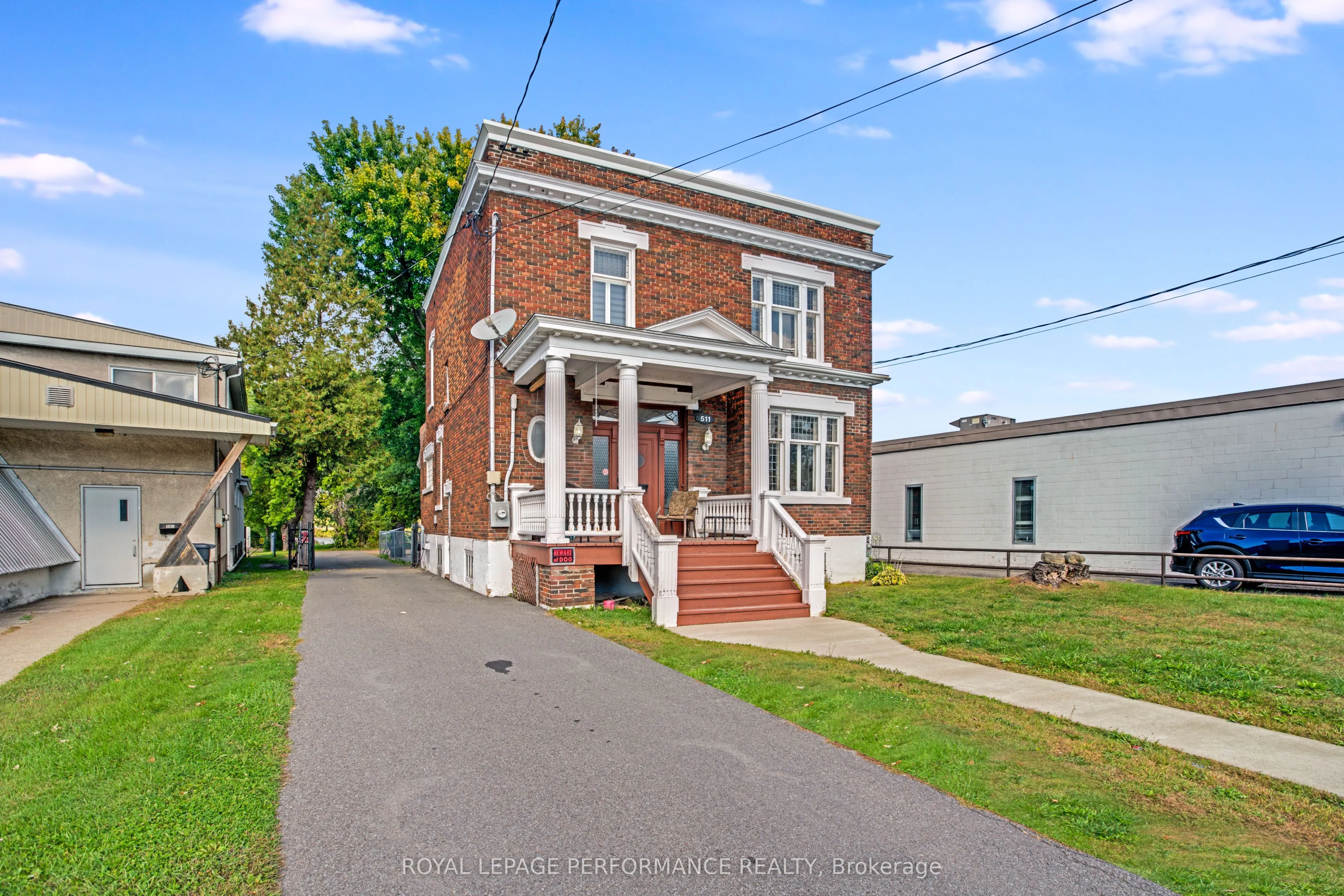 511 Main Street E