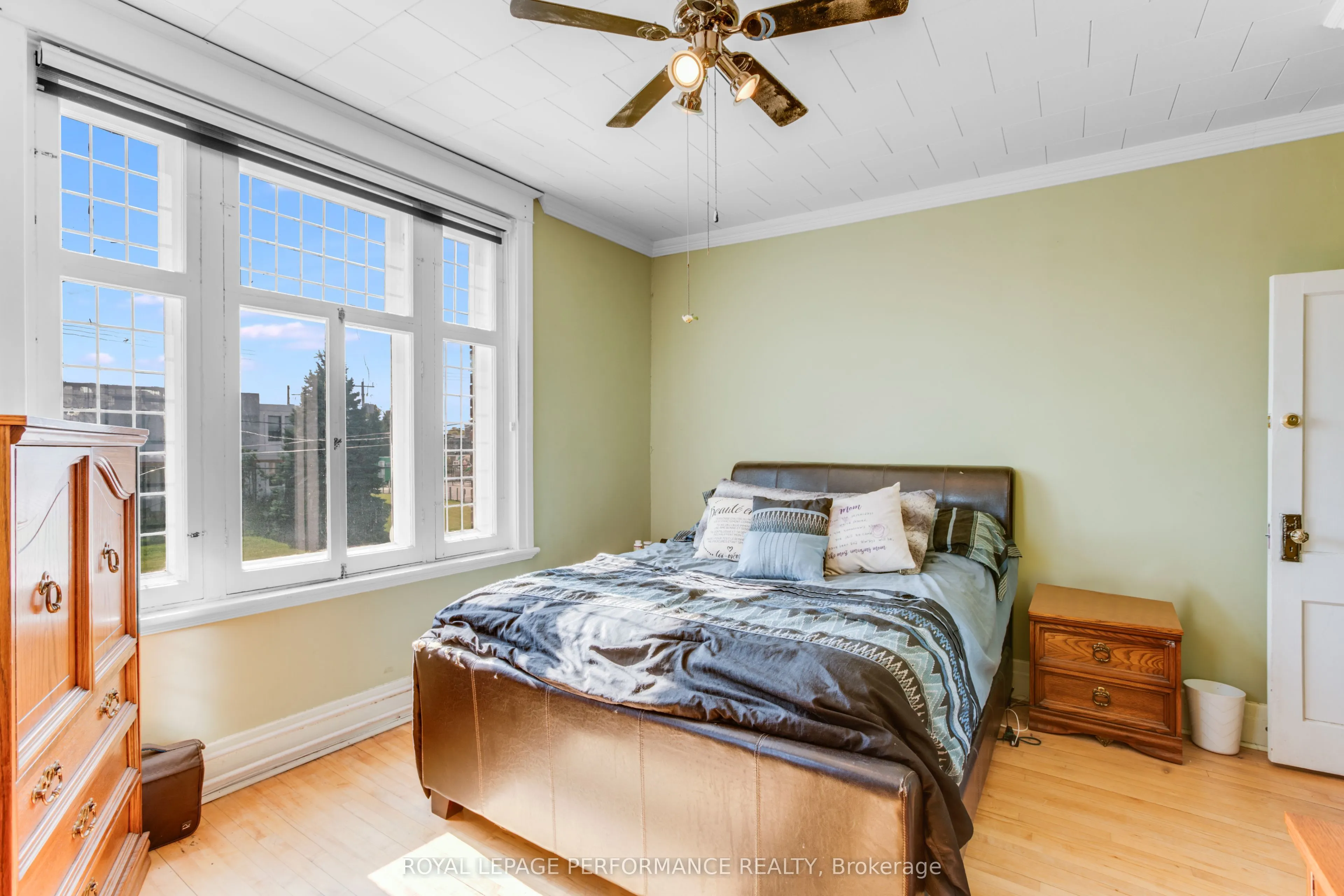 511 Main Street E