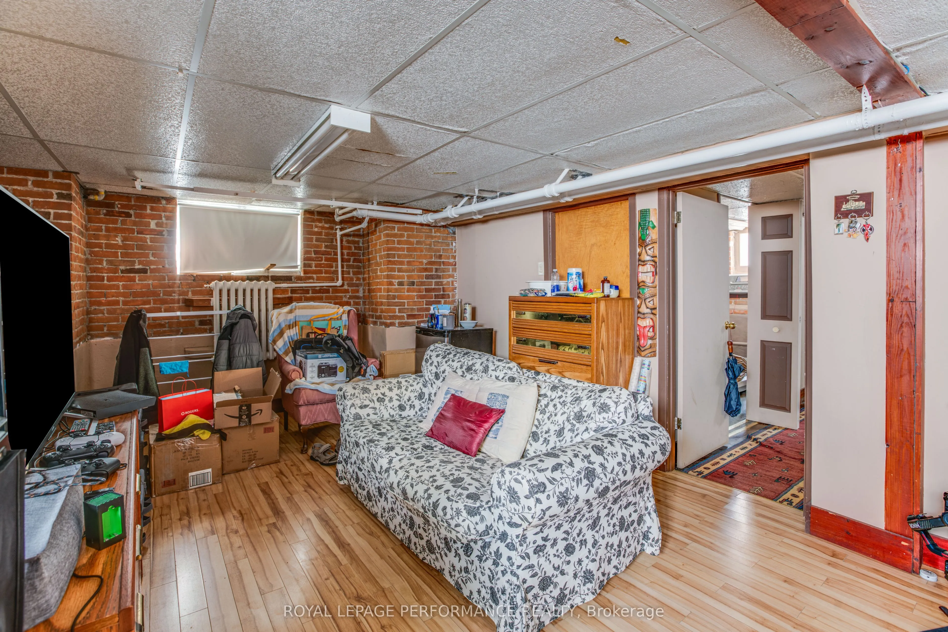 511 Main Street E