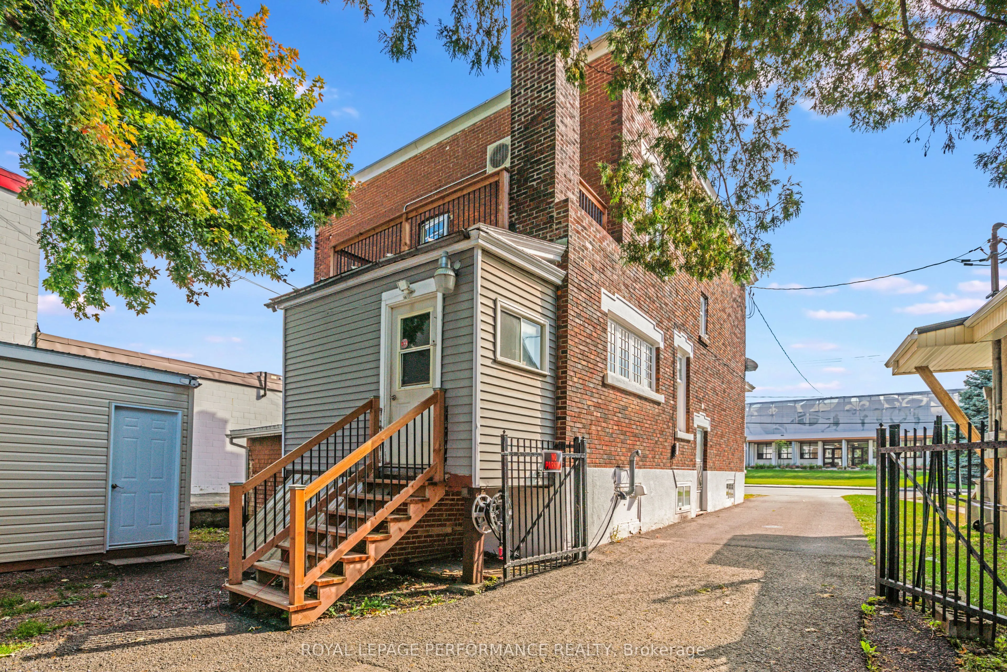 511 Main Street E