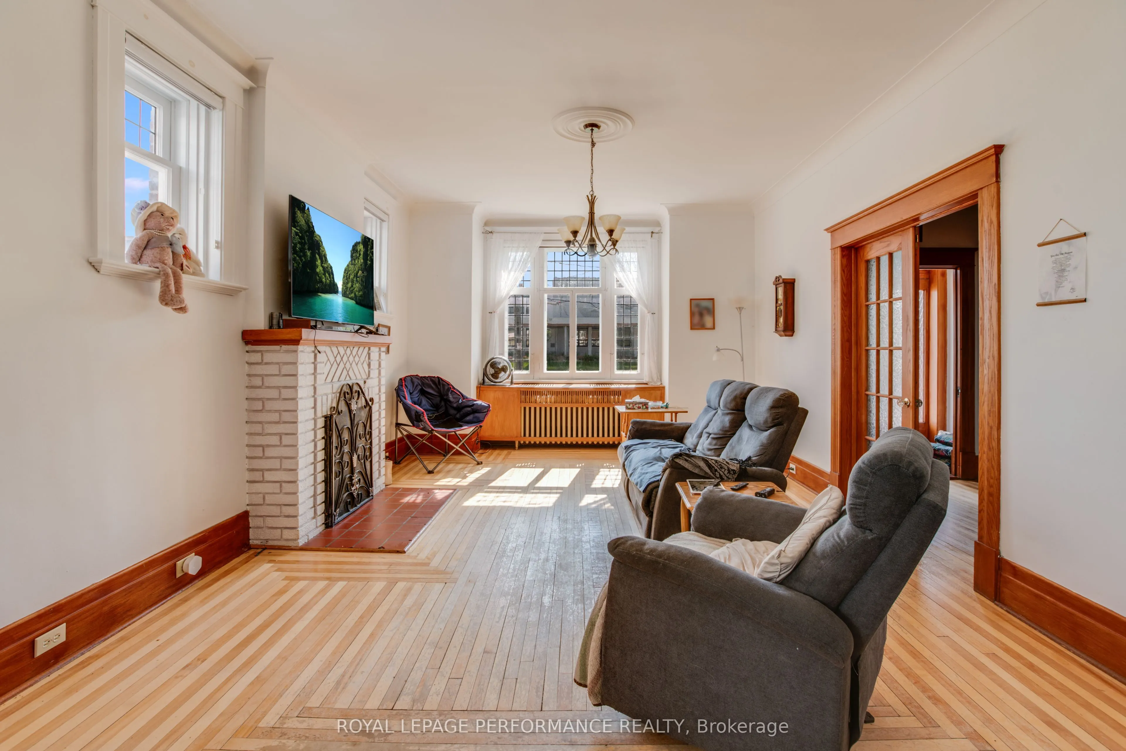 511 Main Street E