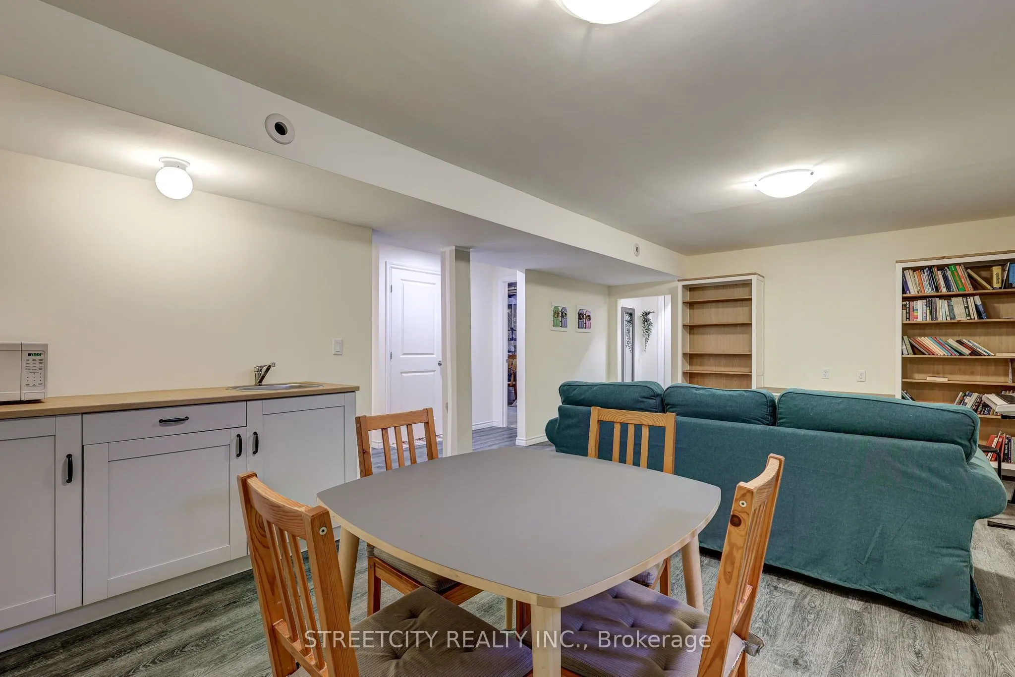 31 Acorn Trail
