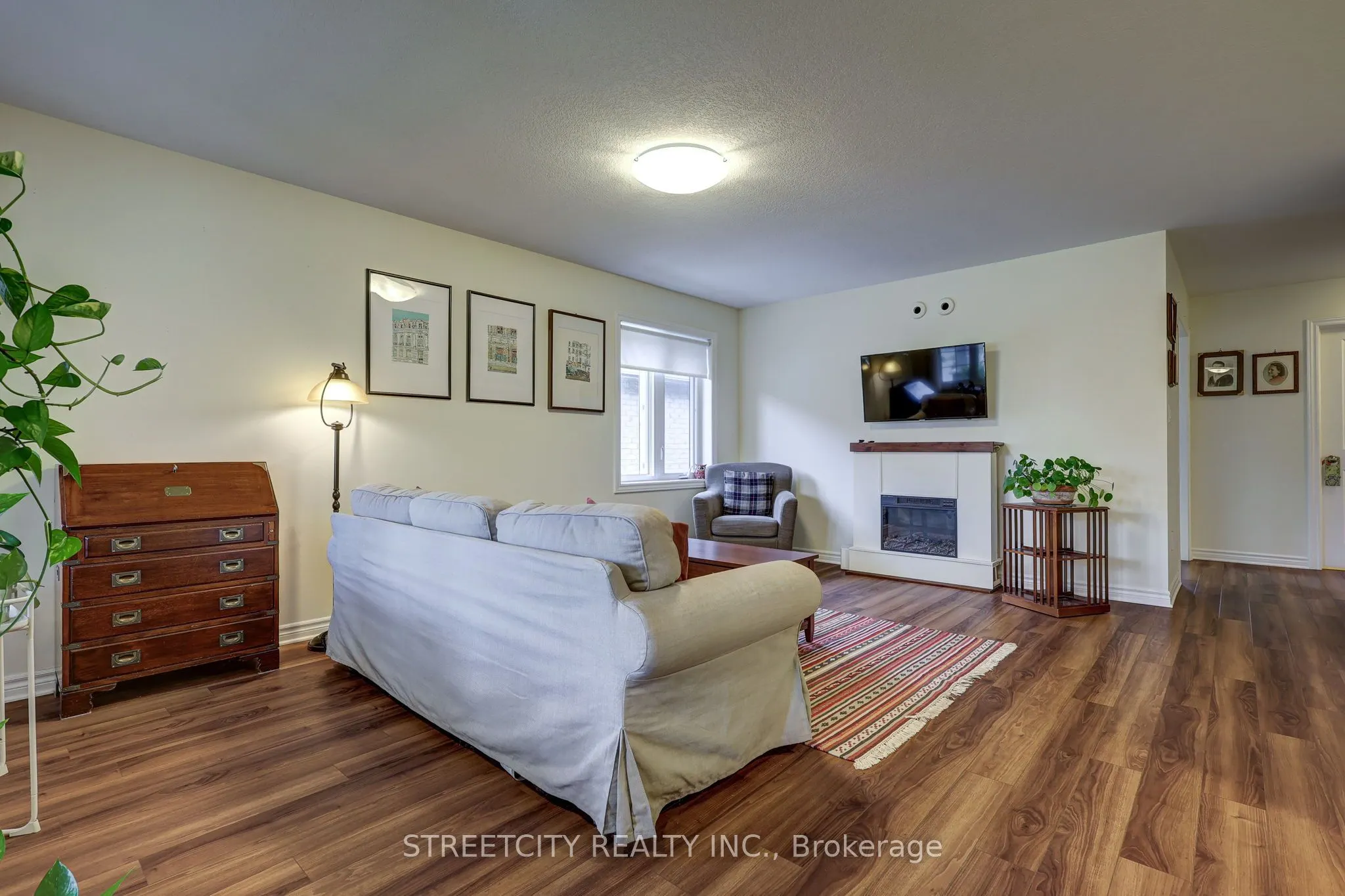 31 Acorn Trail