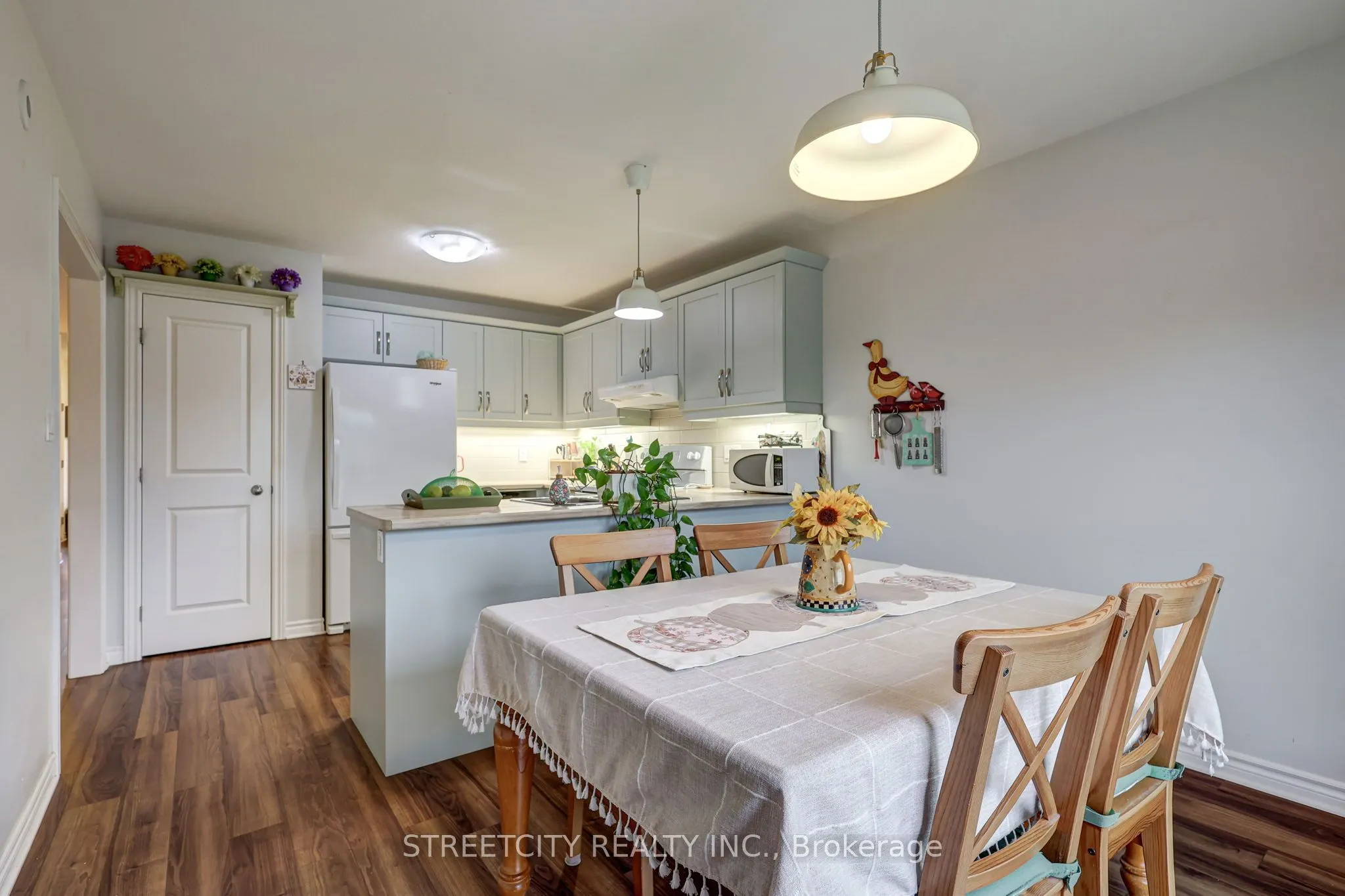 31 Acorn Trail