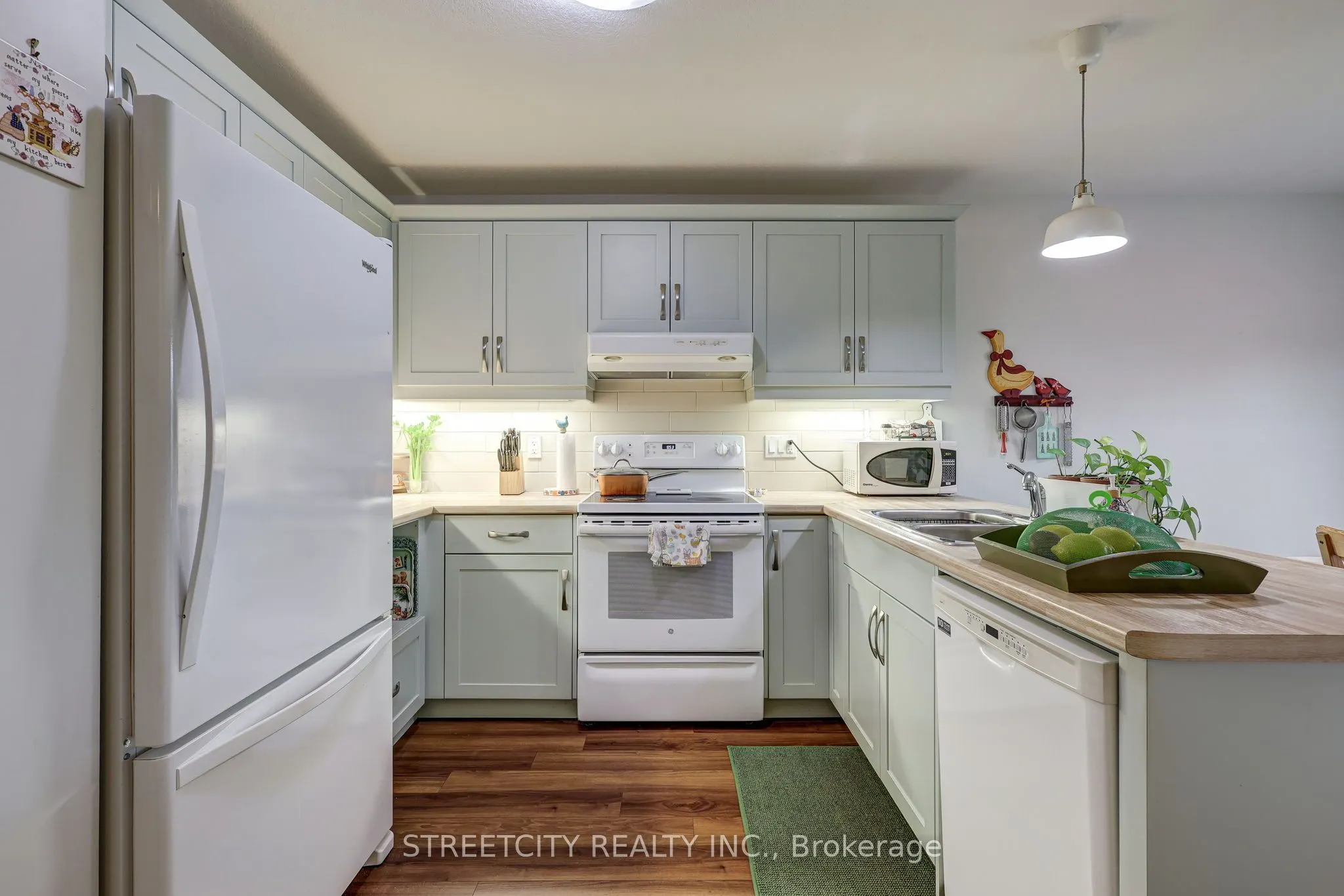 31 Acorn Trail